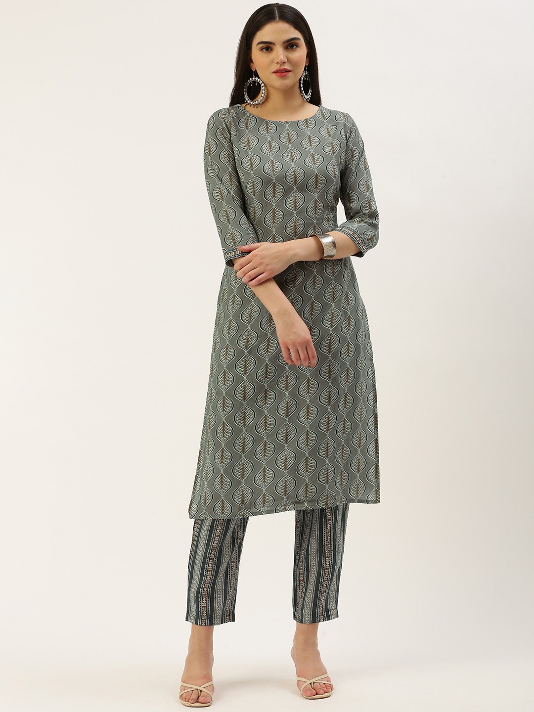 

Saanjh Ethnic Motifs Printed Regular Chanderi Cotton Kurta With Trousers, Grey