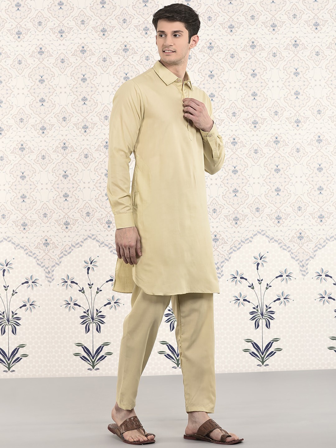 

Ode by House of Pataudi Shirt Collar Regular Kurta With Pyjamas, Cream