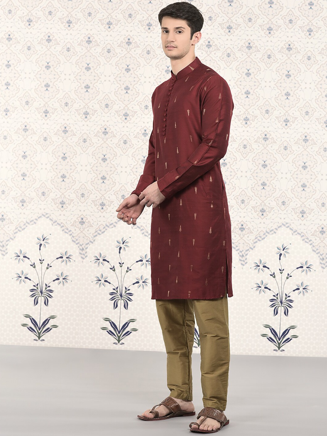 

Ode by House of Pataudi Geometric Printed Mandarin Collar Regular Kurta With Pyjamas, Red