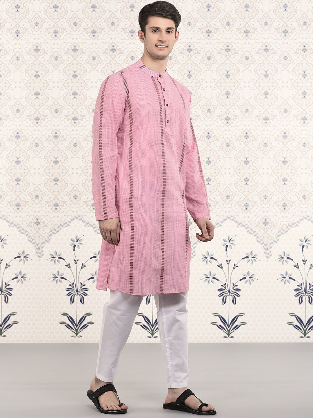 

Ode by House of Pataudi Striped Thread Work Regular Kurta with Pyjamas, Pink