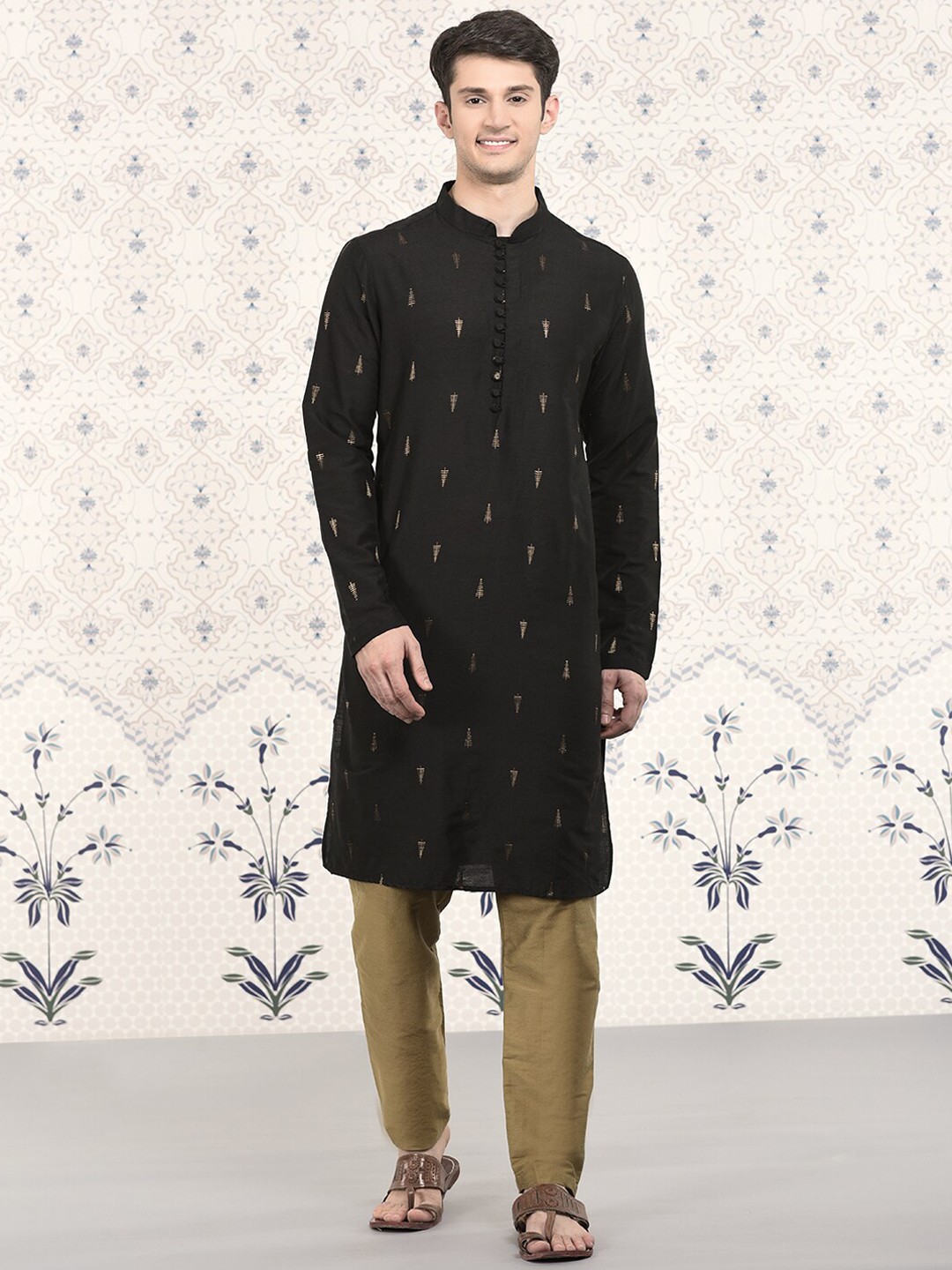 

Ode by House of Pataudi Geometric Printed Mandarin Collar Regular Kurta with Pyjamas, Black