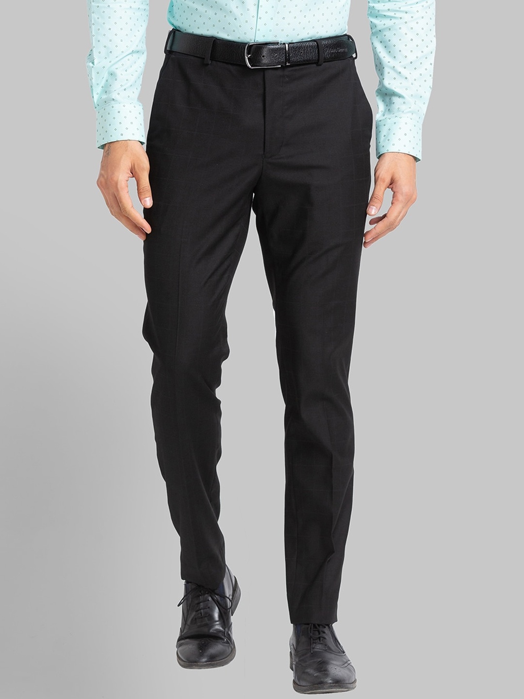 

Park Avenue Men Neo Fit Checked Plain Formal Trousers, Black