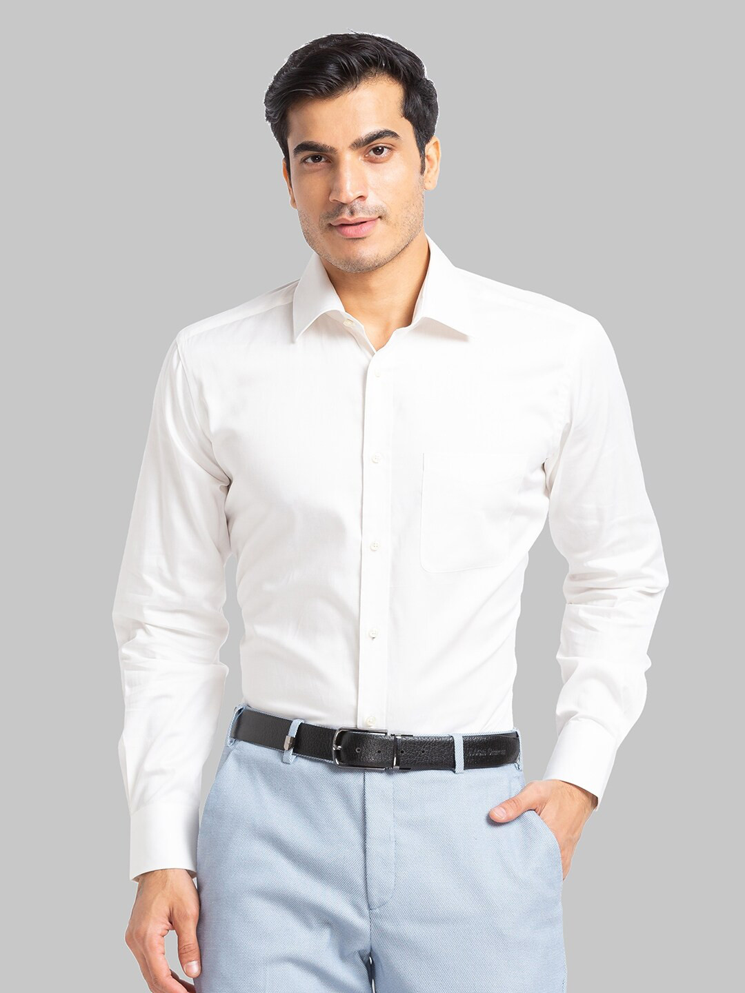 

Park Avenue Relaxed Spread Collar Formal Cotton Shirt, White