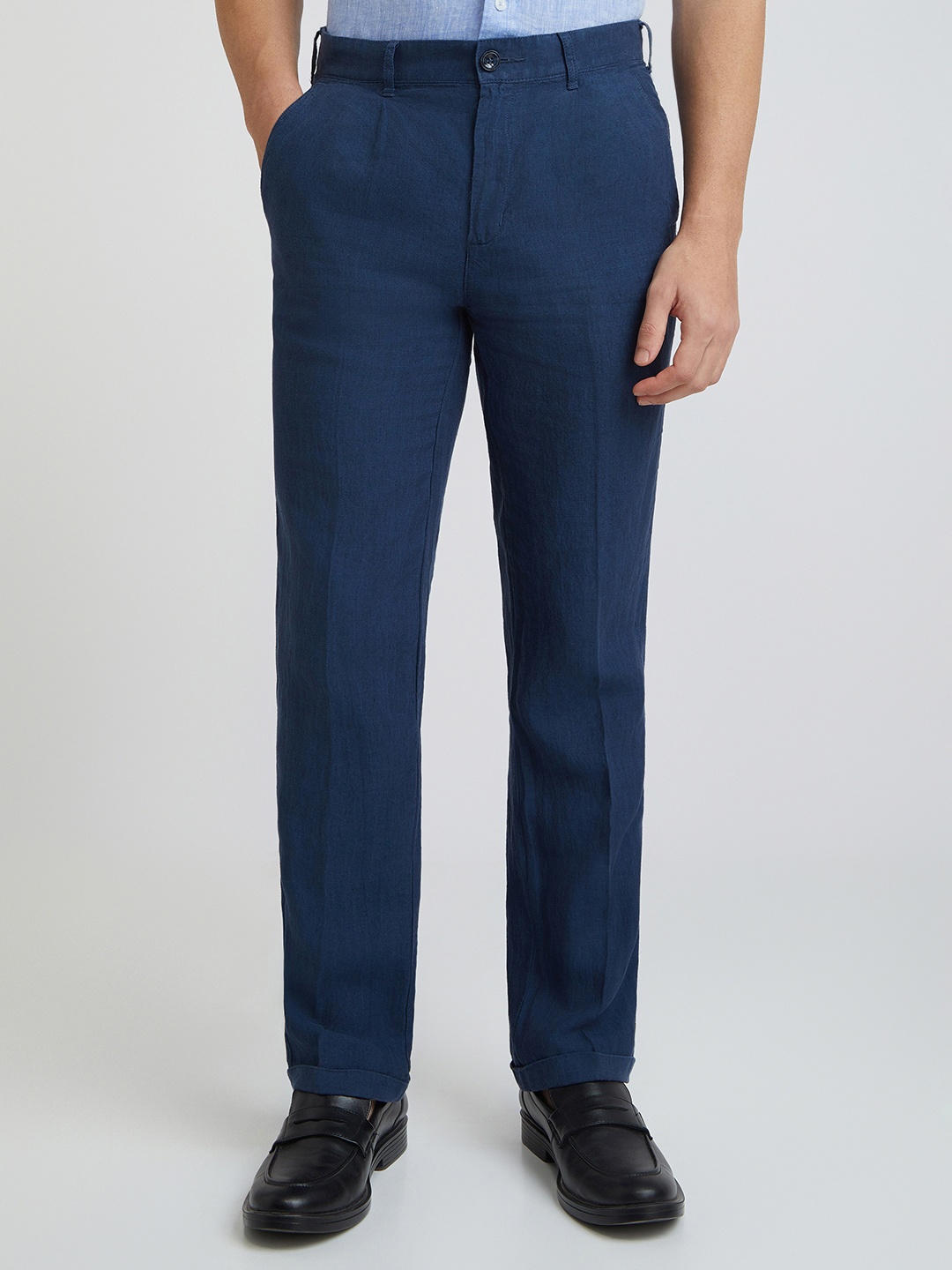 

ColorPlus Men Linen Mid-Rise Tailored Fit Plain Pleated Trousers, Blue