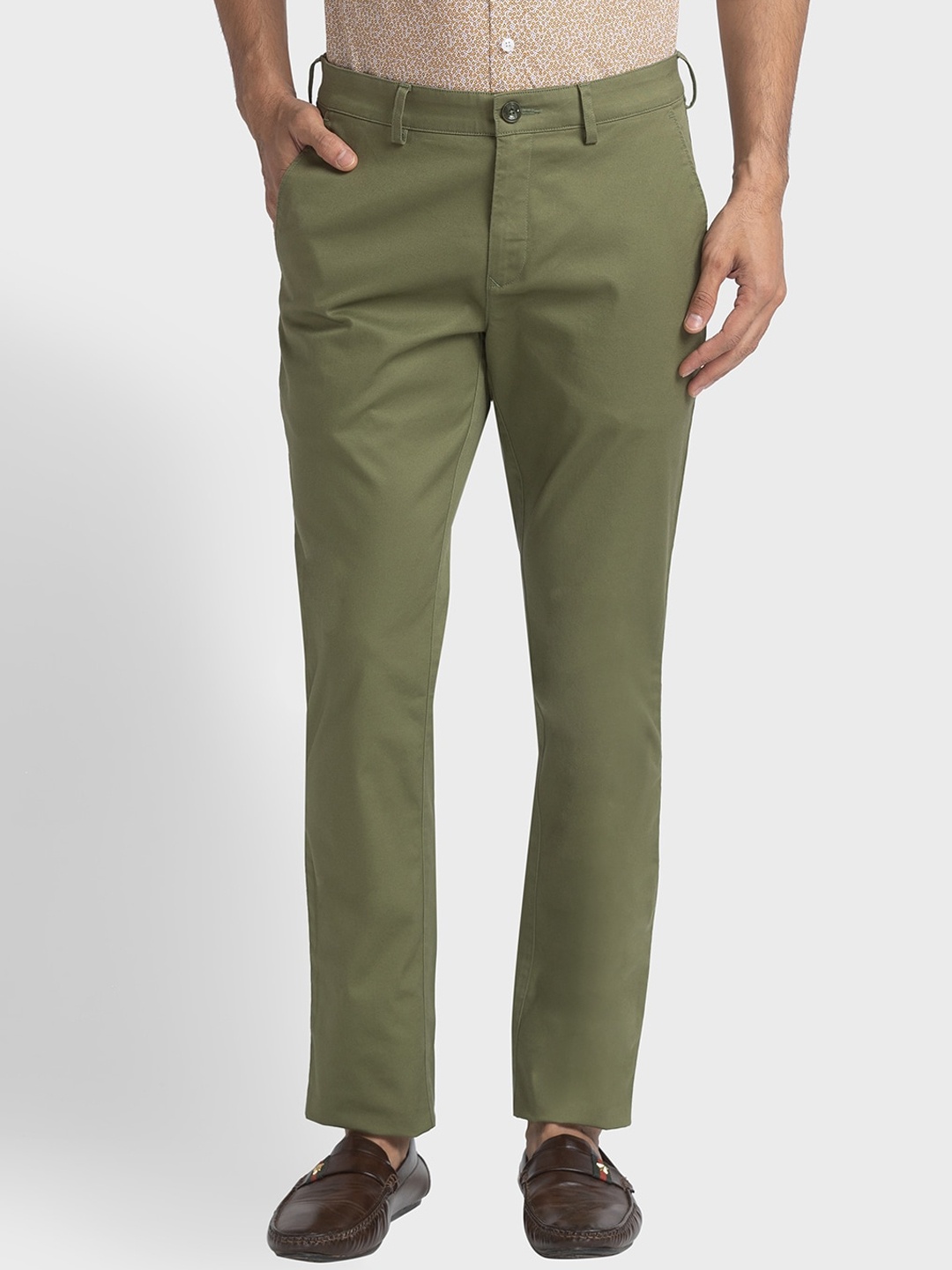 

ColorPlus Men Mid-Rise Plain Trousers, Olive