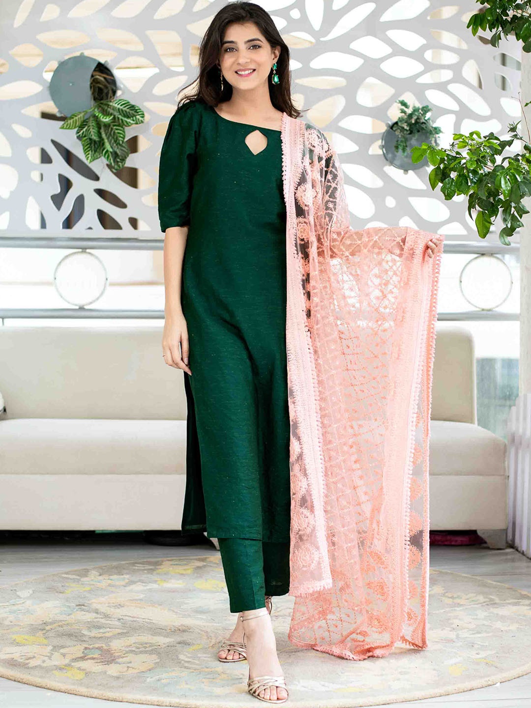 

Label Shaurya Sanadhya Keyhole Neck Kurta with Trousers & Dupatta, Green