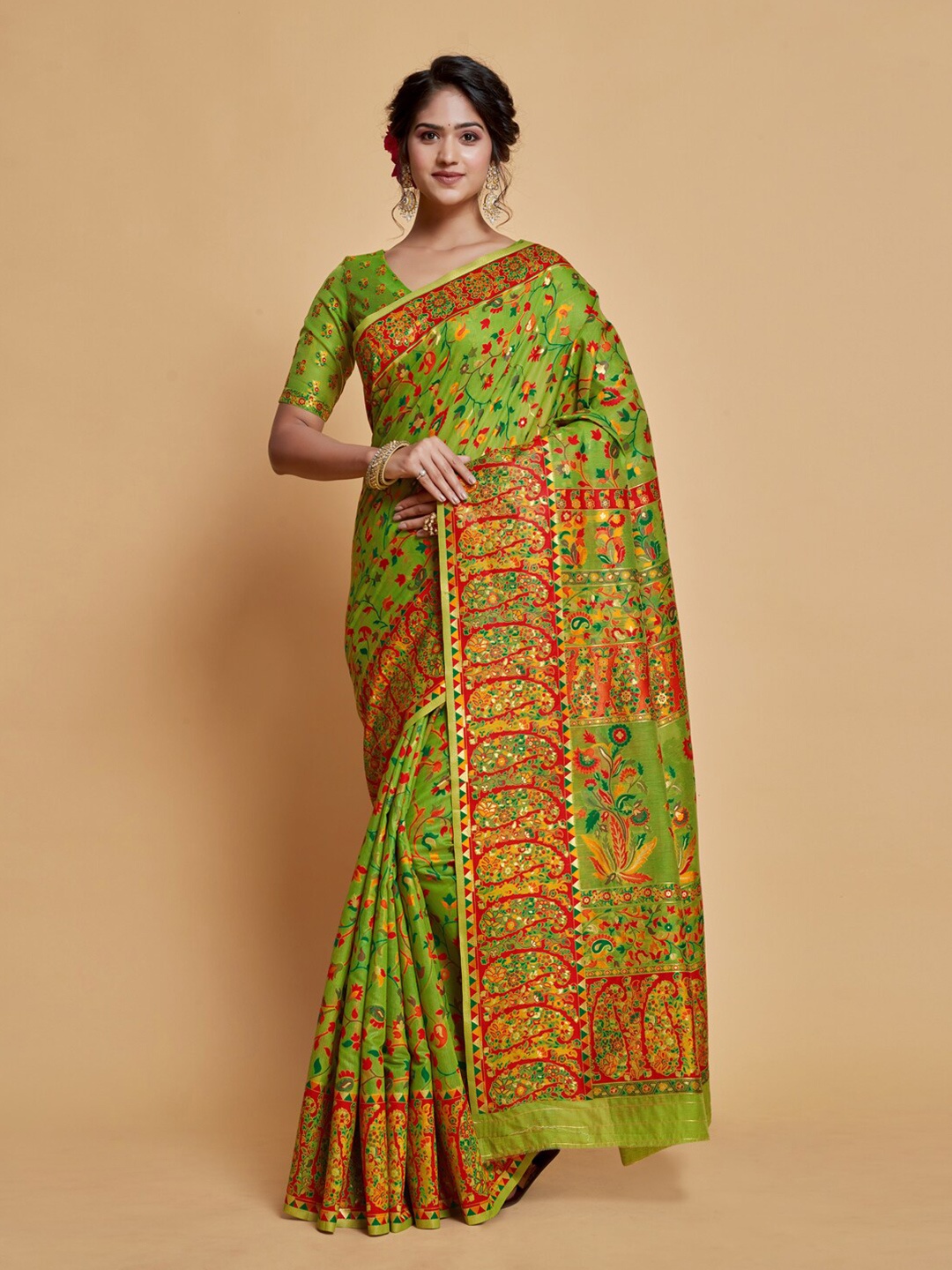 

GAJARAI Floral Motif Woven Design Zari Banarasi Saree, Green