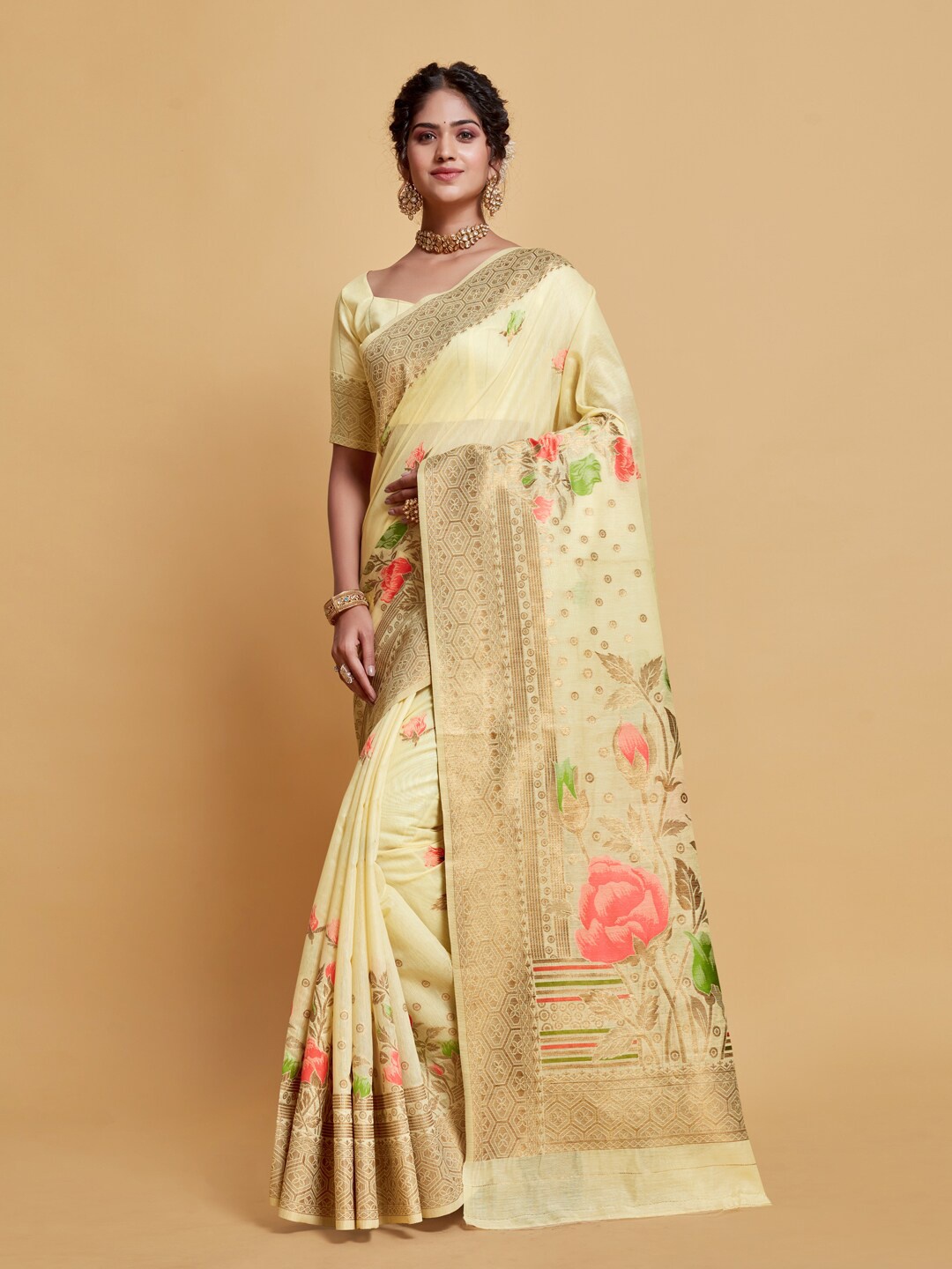 

GAJARAI Floral Motif Woven Design Zari Banarasi Saree, Off white