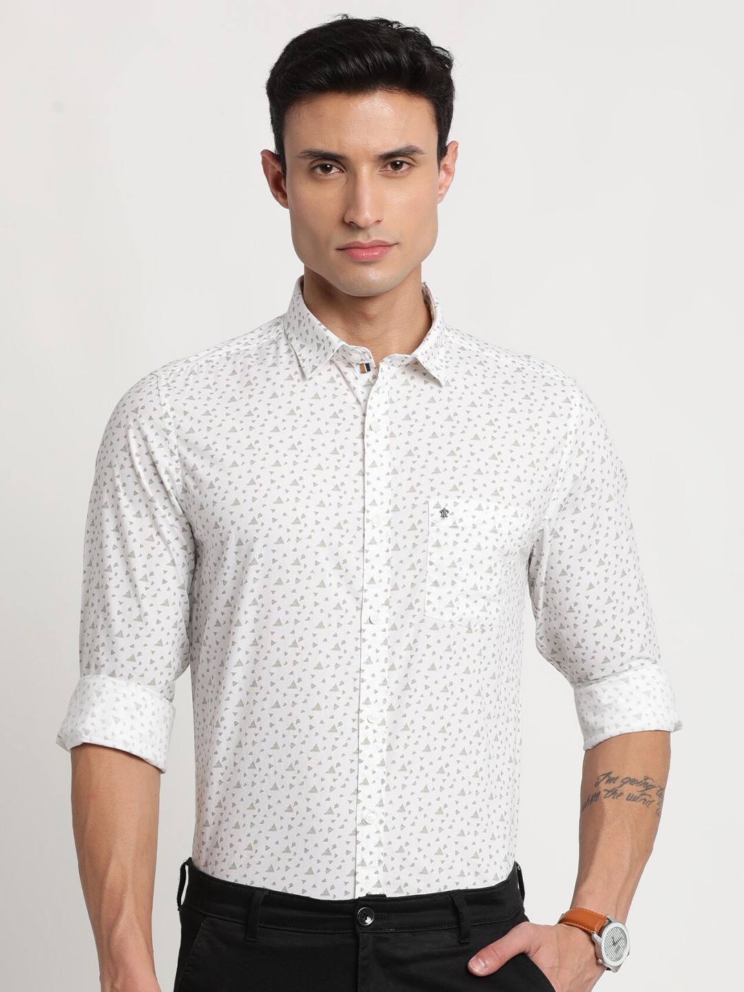 

Turtle Relaxed Slim Fit Opaque Printed Casual Shirt, White