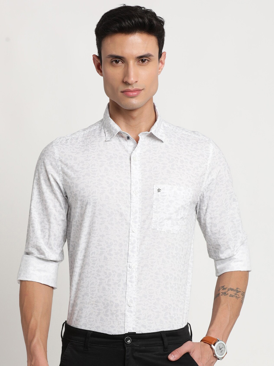 

Turtle Relaxed Slim Fit Opaque Printed Casual Shirt, White