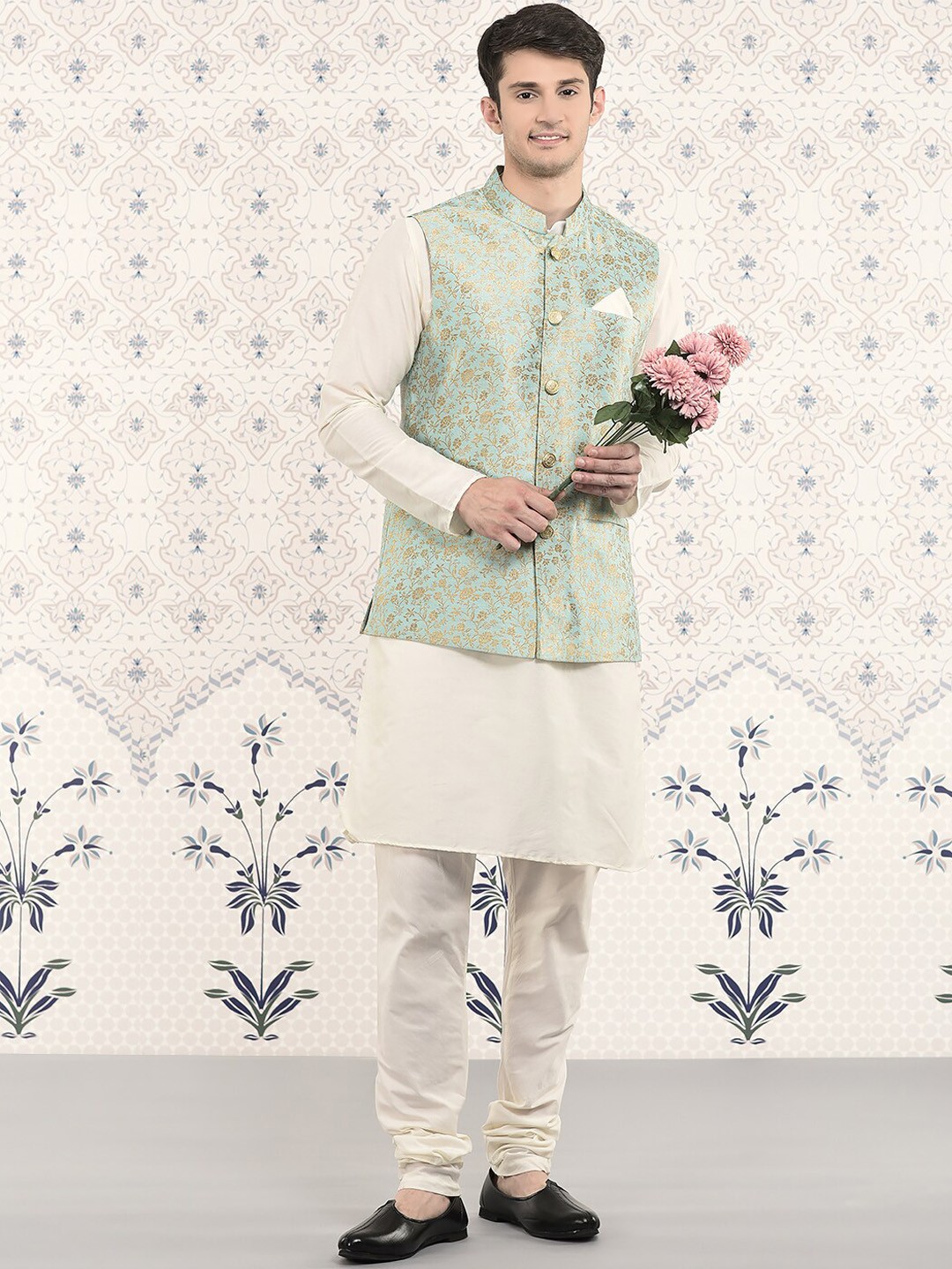 

Ode by House of Pataudi Straight Kurta With Churidar & Printed Nehru Jacket, Off white