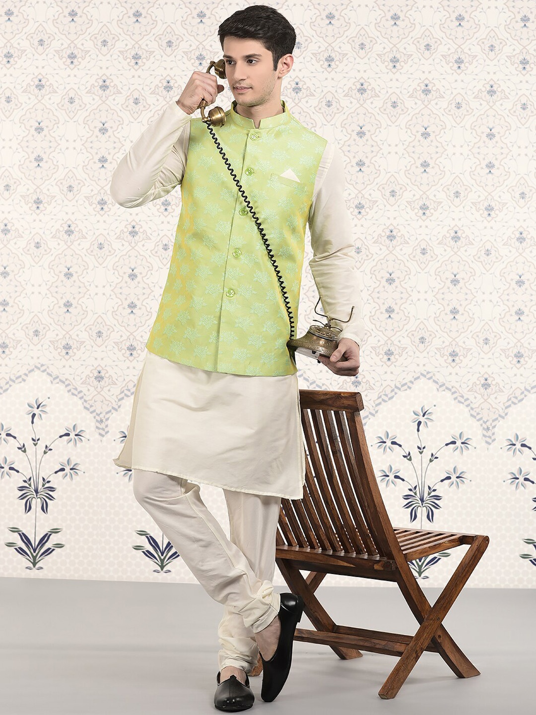 

Ode by House of Pataudi Mandarin Collar Regular Kurta With Churidar & Nehru Jacket, Off white