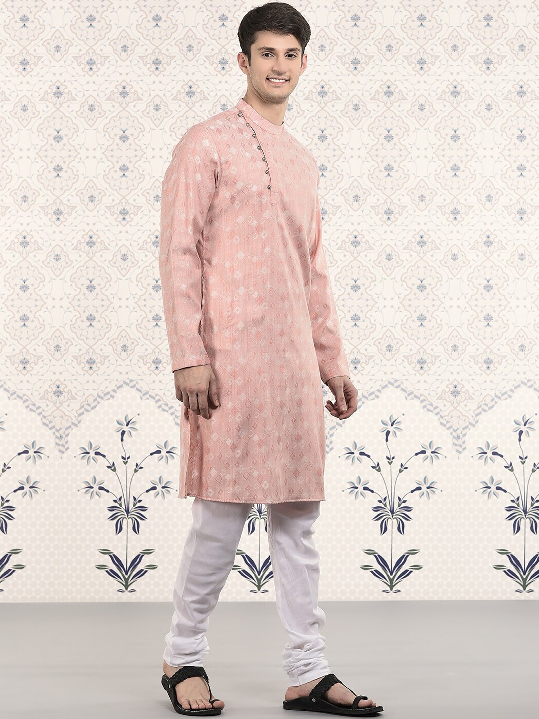 

Ode by House of Pataudi Woven Design Mandarin Collar Kurta with Churidar, Pink