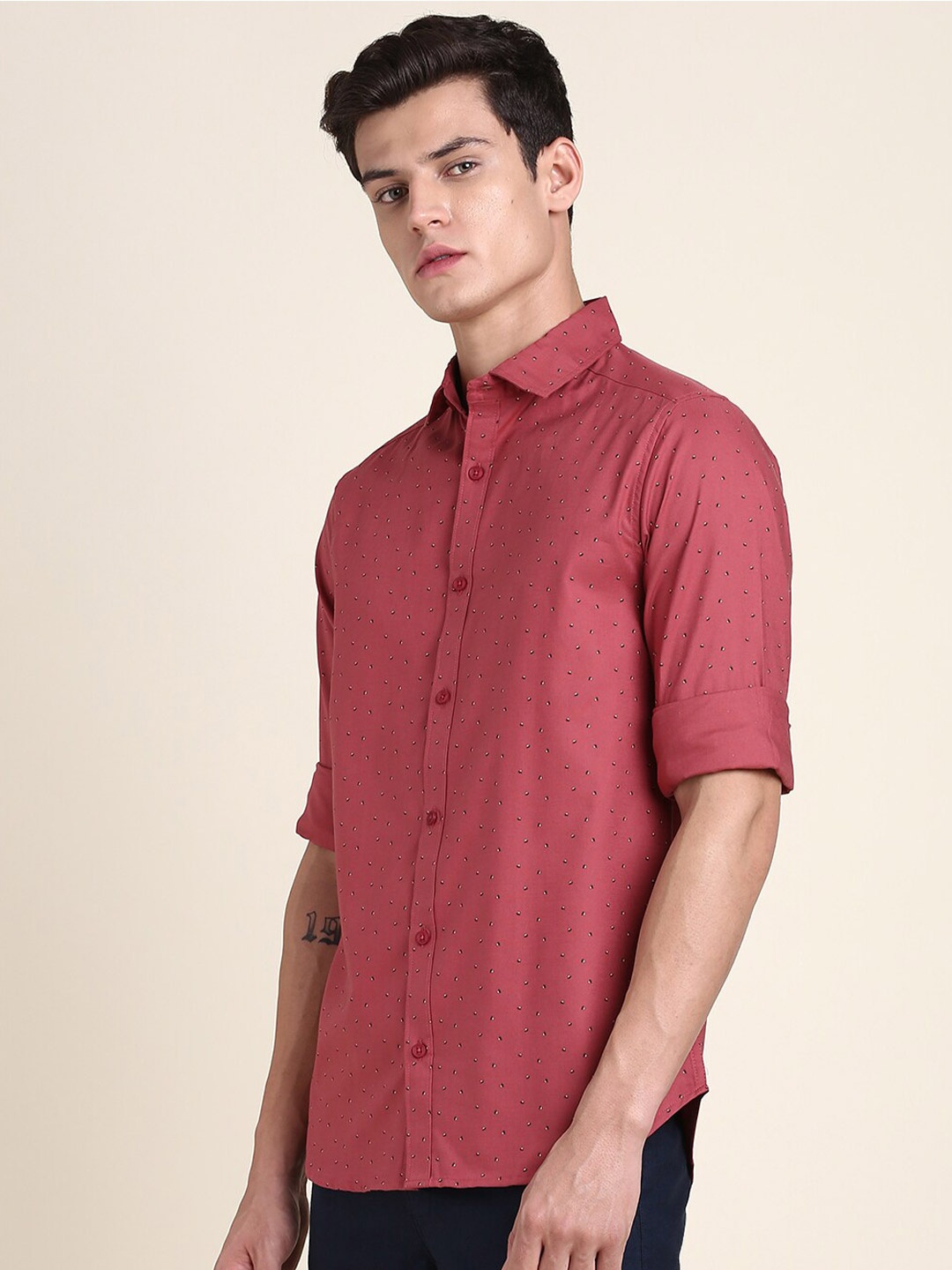 

Dennis Lingo Cutaway Collar Slim Fit Micro Ditsy Printed Pure Cotton Casual Shirt, Red