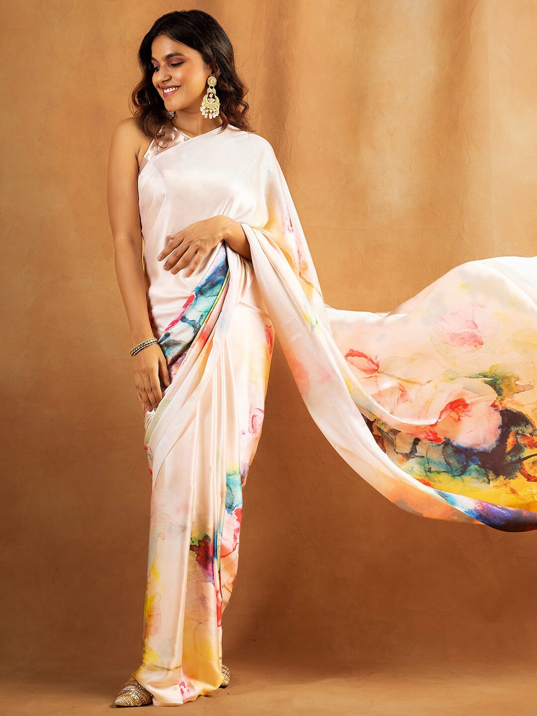 

KARAGIRI Floral Printed Satin Saree, Off white