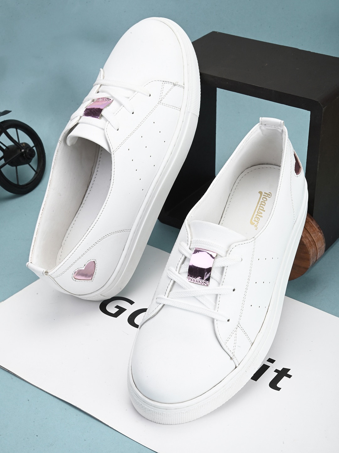 

The Roadster Lifestyle Co. Women Perforated Lightweight Sneakers, White