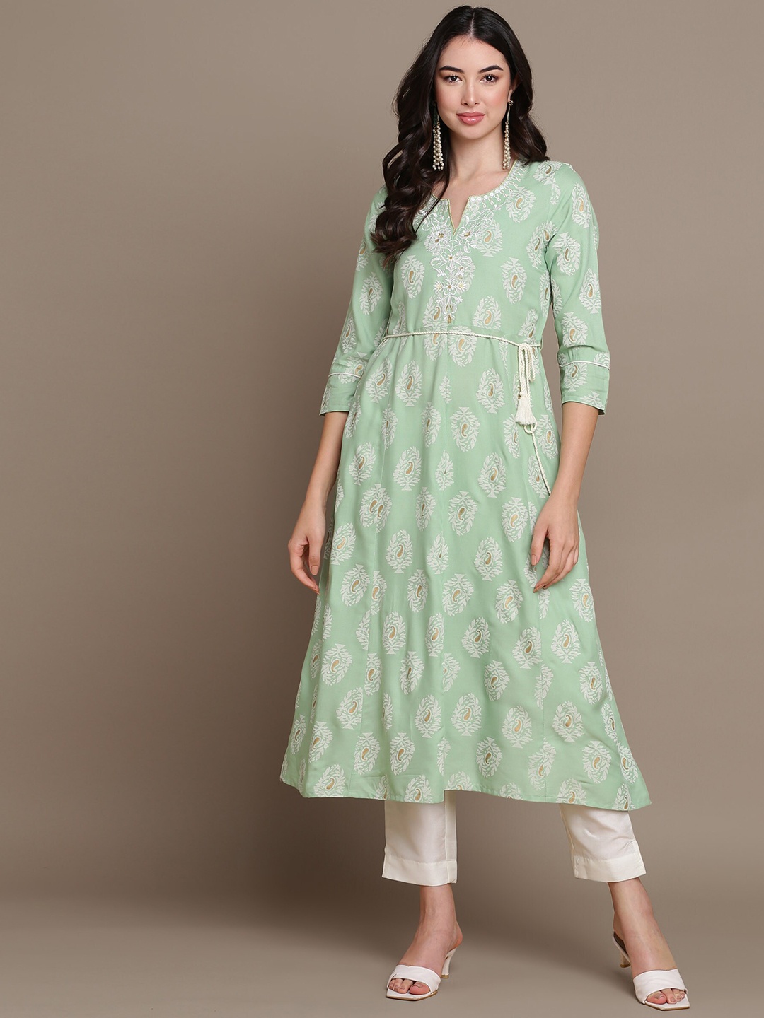 

HERE&NOW Embroidered Ethnic Motif Printed Notched Neck A-Line Kurta, Green