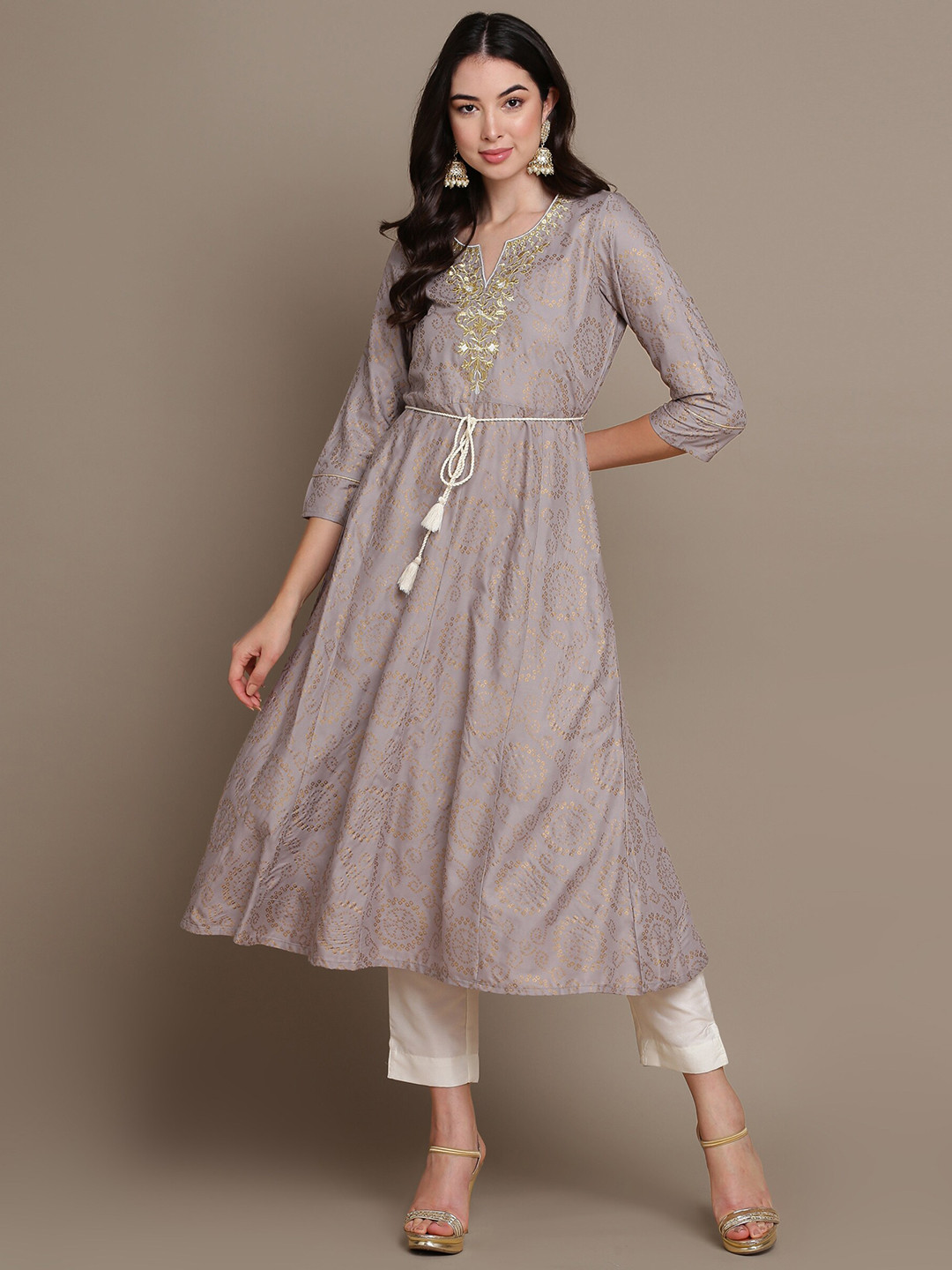 

HERE&NOW Embroidered Bandhani Printed Notched Neck Thread Work Anarkali Kurta, Grey