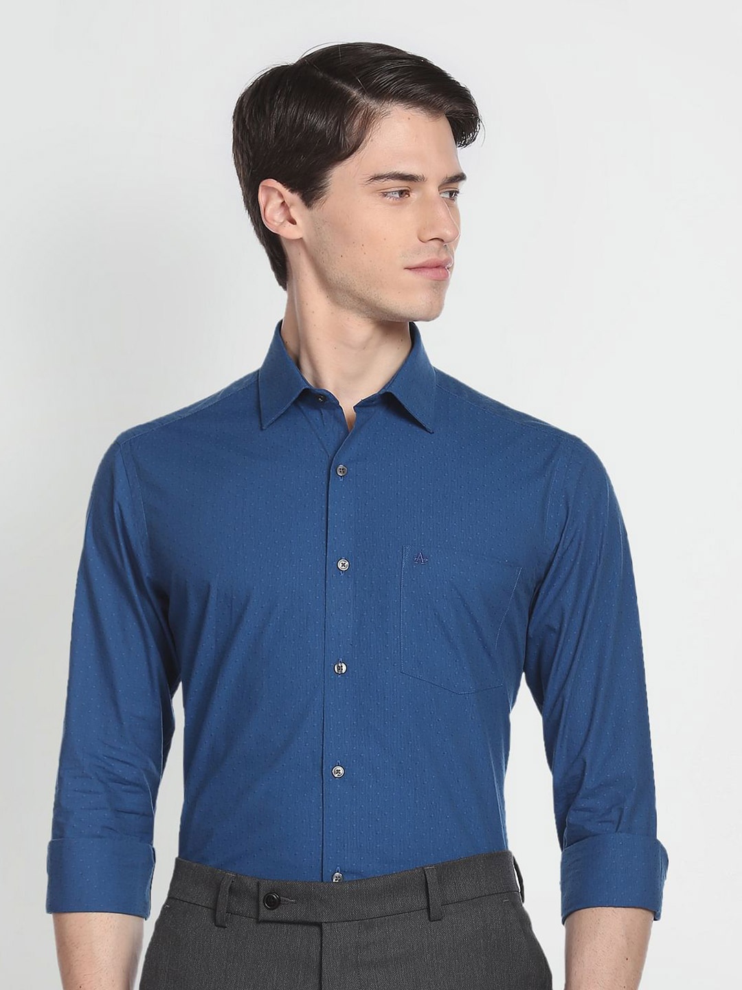 

Arrow Self Design Cutaway Collar Pure Cotton Slim Fit Formal Shirt, Blue
