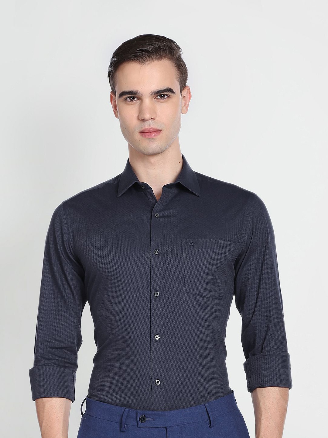 

Arrow Self Design Cutaway Collar Pure Cotton Slim Fit Formal Shirt, Navy blue