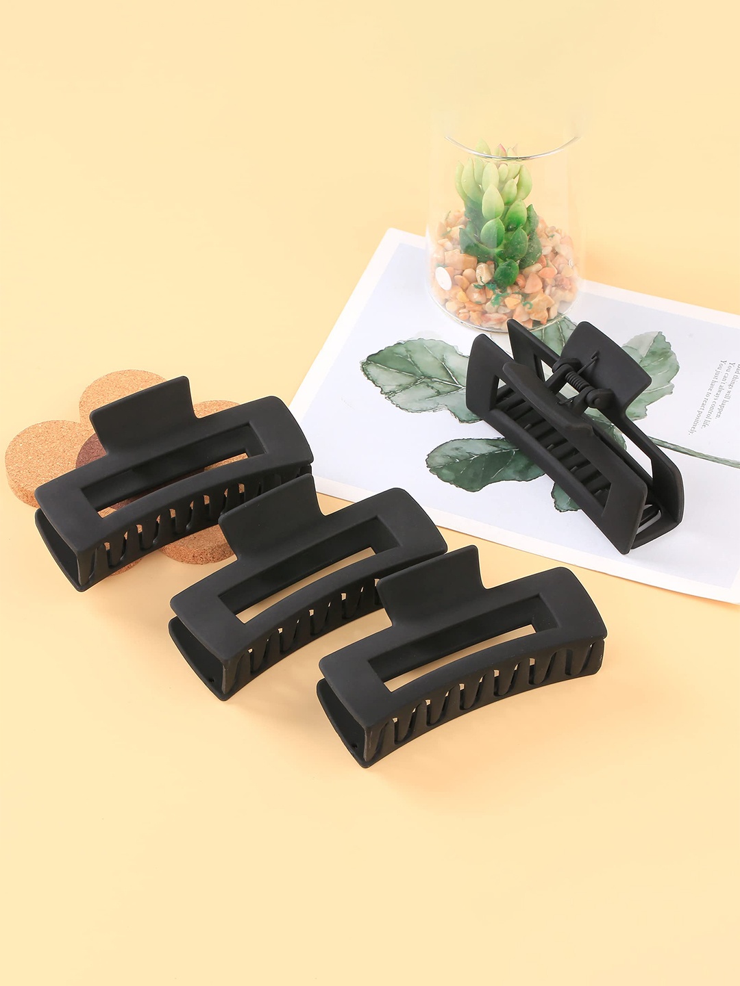 

Krelin Set of 4 Matte Rectangular Claw Clips, Black