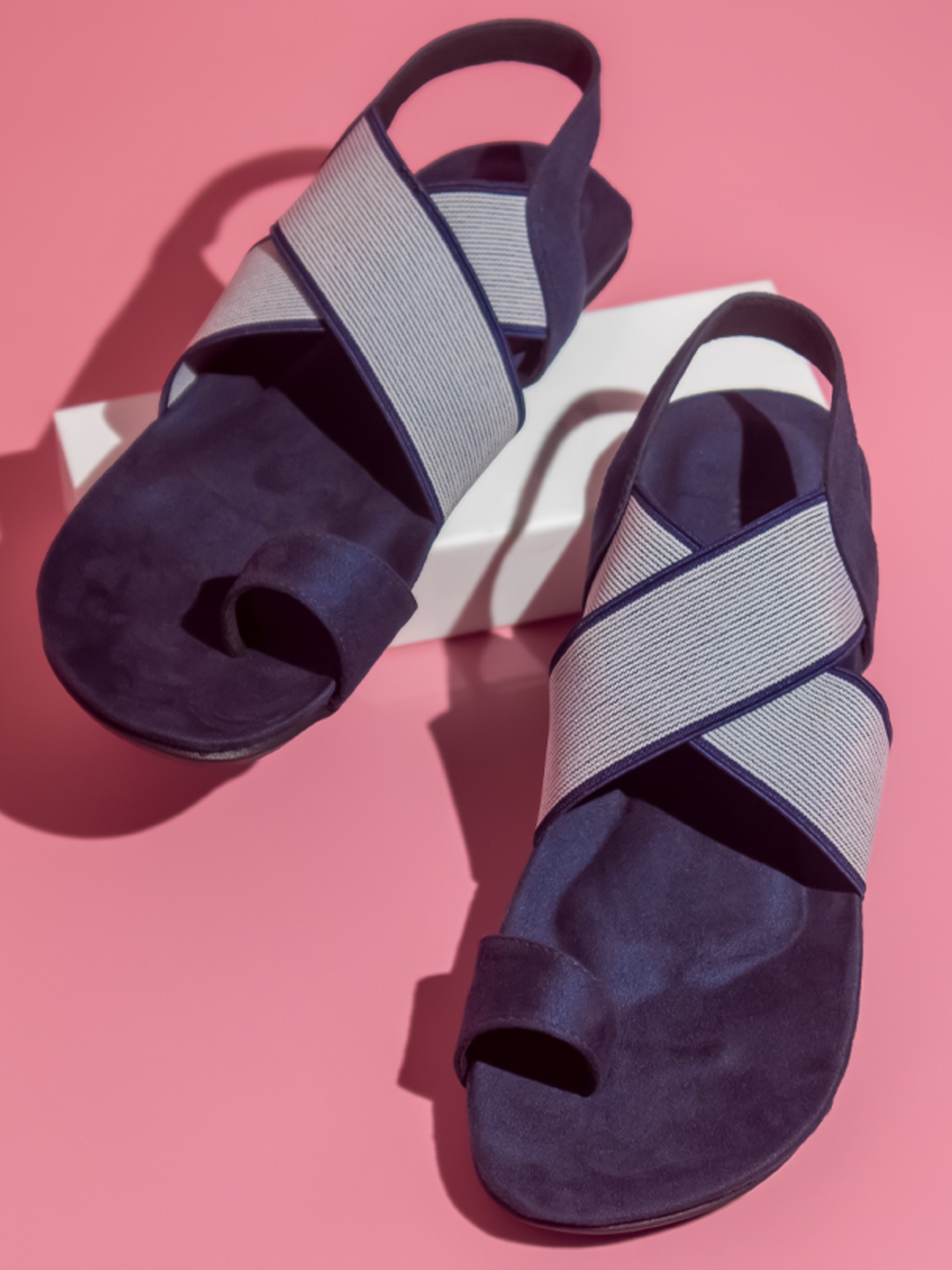 

Inc 5 Colourblocked One Toe Flats, Navy blue