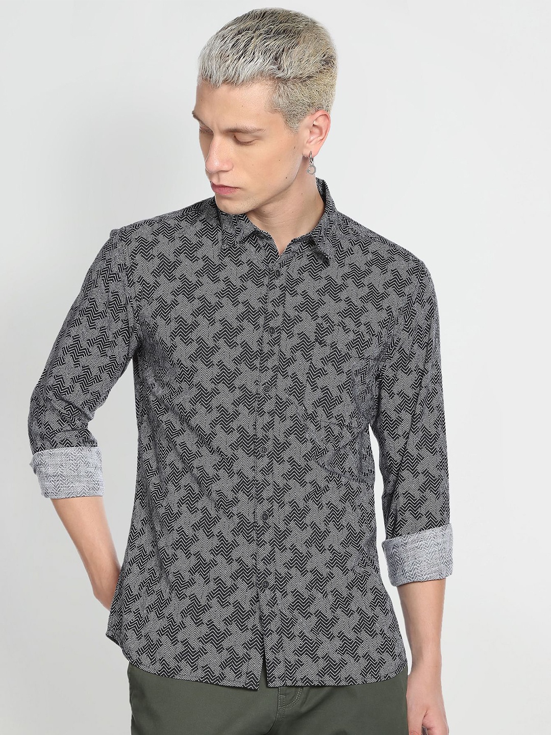 

Flying Machine Men Pure Cotton Slim Fit Opaque Printed Casual Shirt, Black