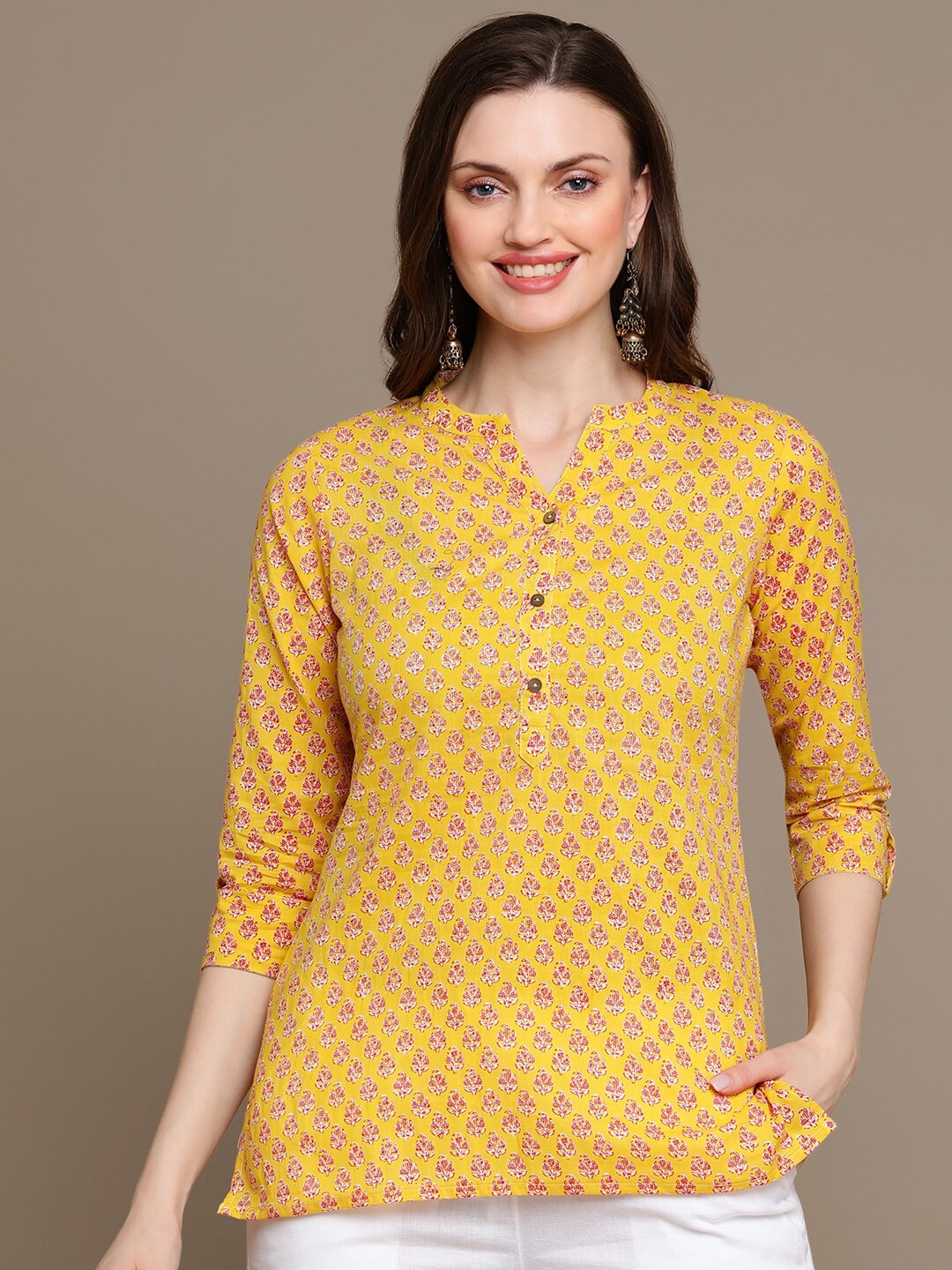 

MALHAAR Ethnic Motifs Printed Pure Cotton Kurti, Yellow