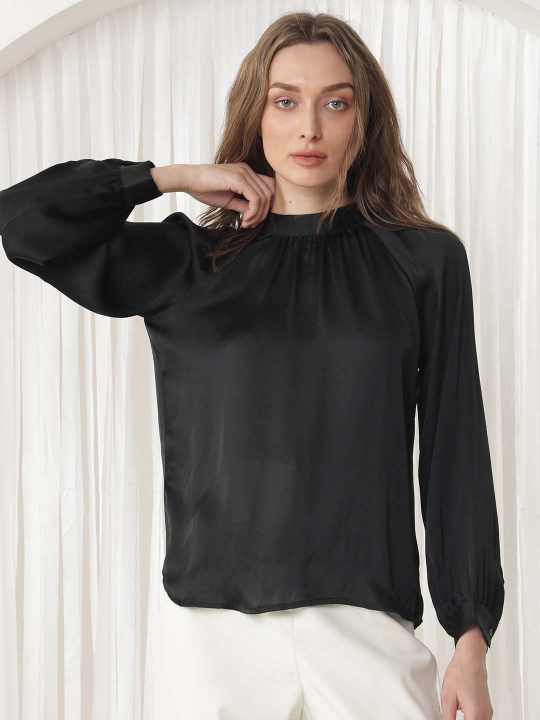 

RAREISM High Neck Raglan Sleeves Top, Black