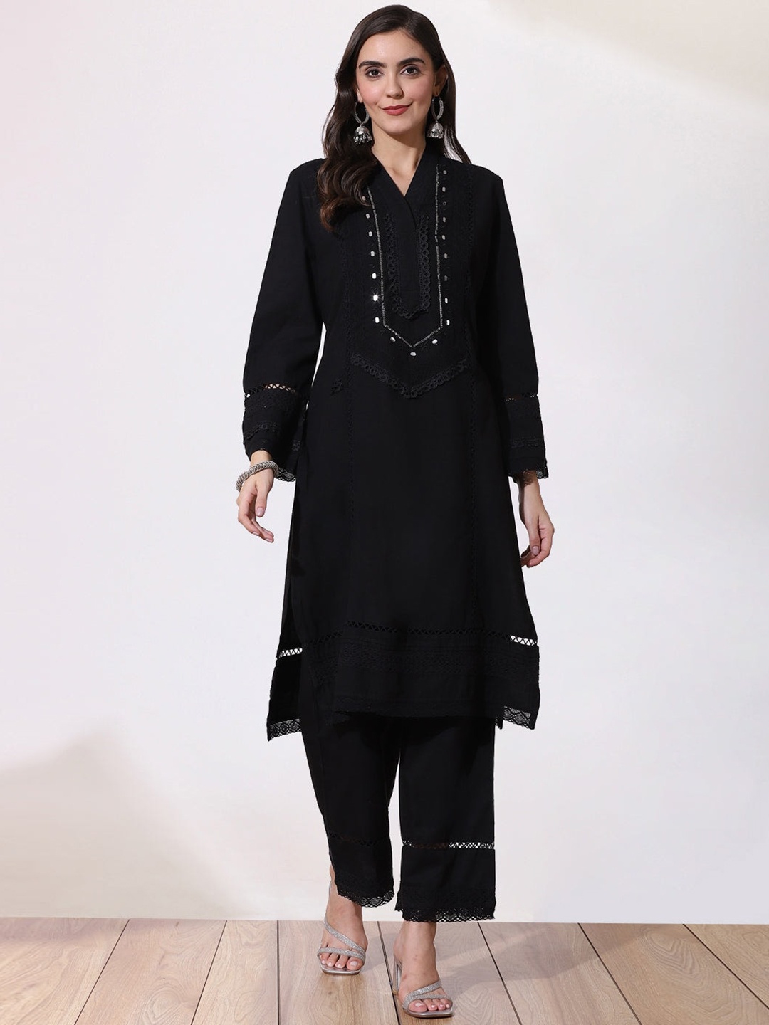 

Lakshita Embroidered Mirror Work Kurta with Trousers, Black