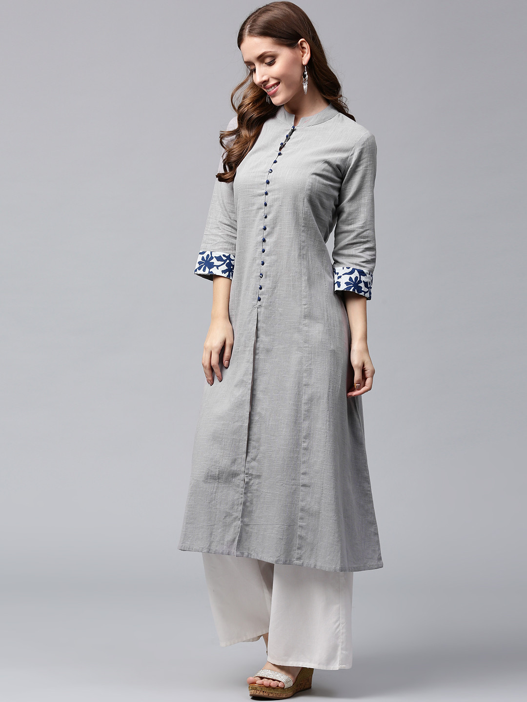 

Nayo Women Grey Solid A-Line Kurta