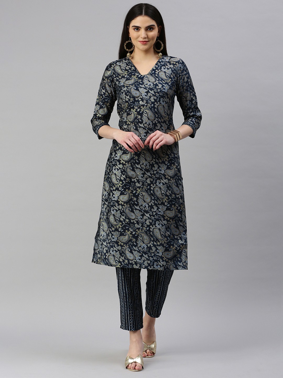 

KALINI Women Floral Printed Regular Chanderi Cotton Kurta With Trousers, Navy blue