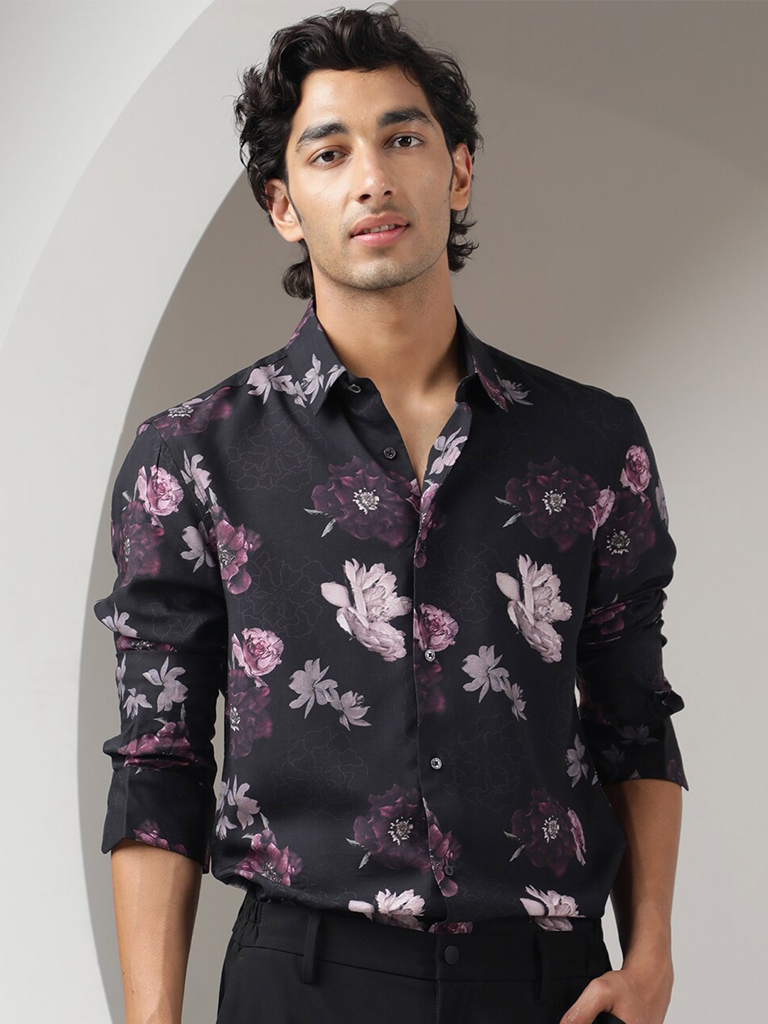 

RARE RABBIT Men Boro Slim Fit Floral Printed Shirt, Black