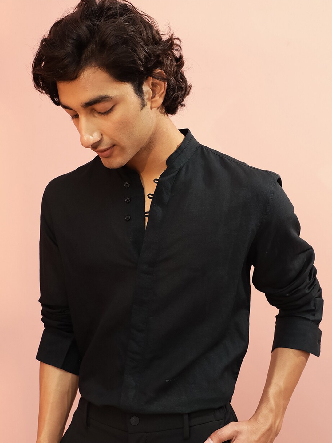 

RARE RABBIT Men Throne Slim Fit Mandarin Collar Shirt, Black