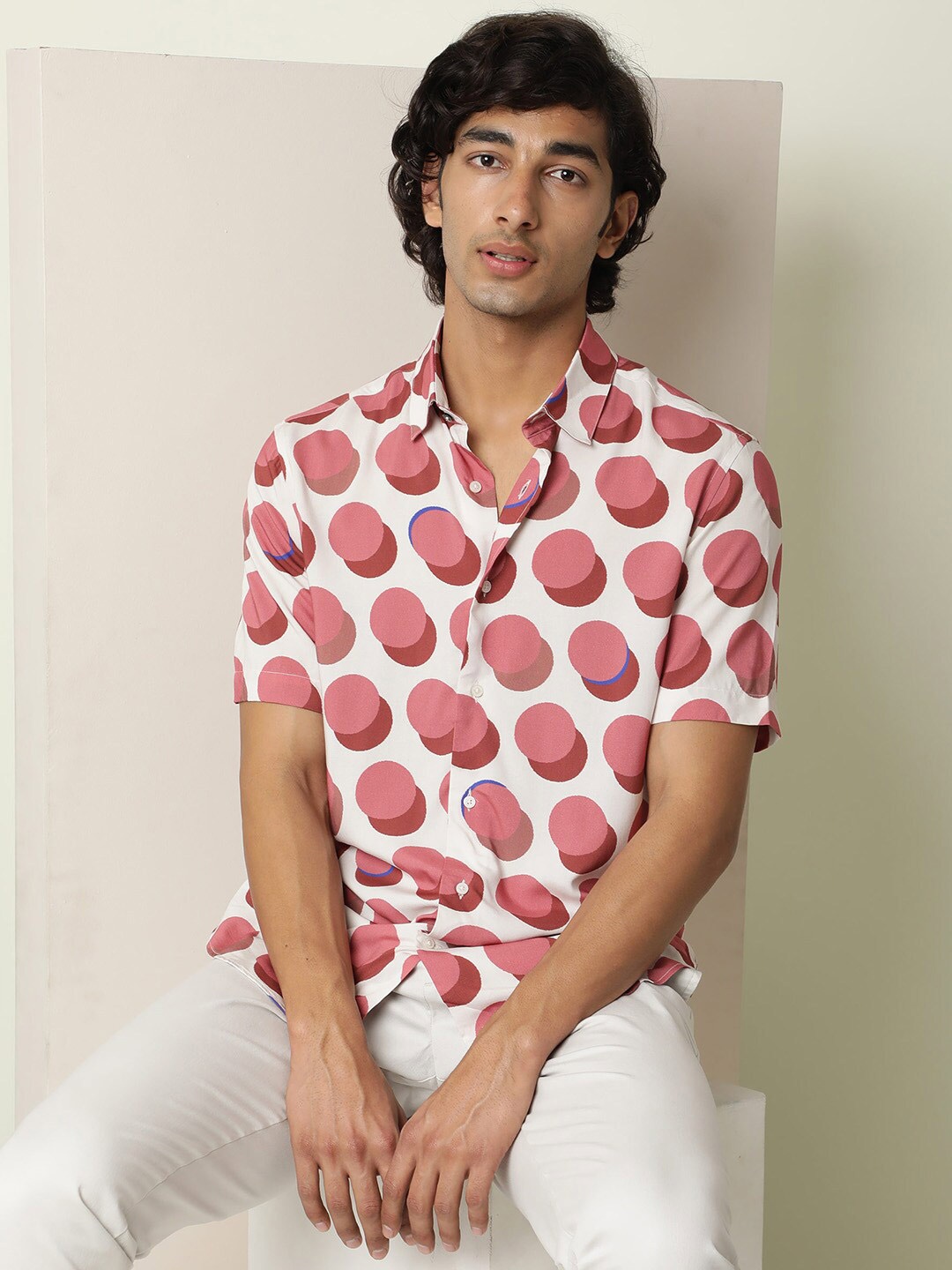

RARE RABBIT Men Sandet Printed Slim Fit Cutaway Collar Shirt, Off white