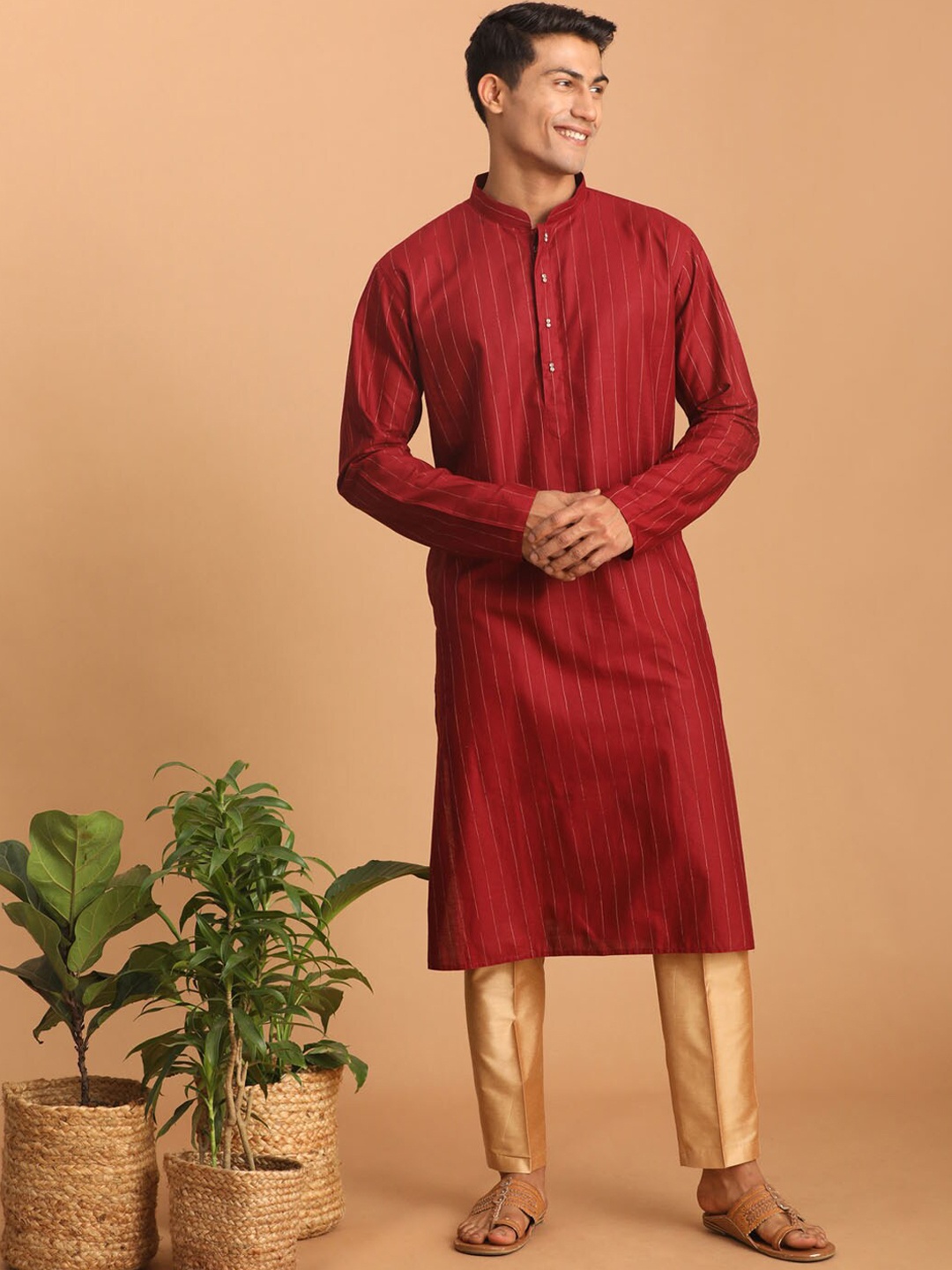 

VASTRAMAY Striped Mandarin Collar Kurta With Pyjamas, Maroon