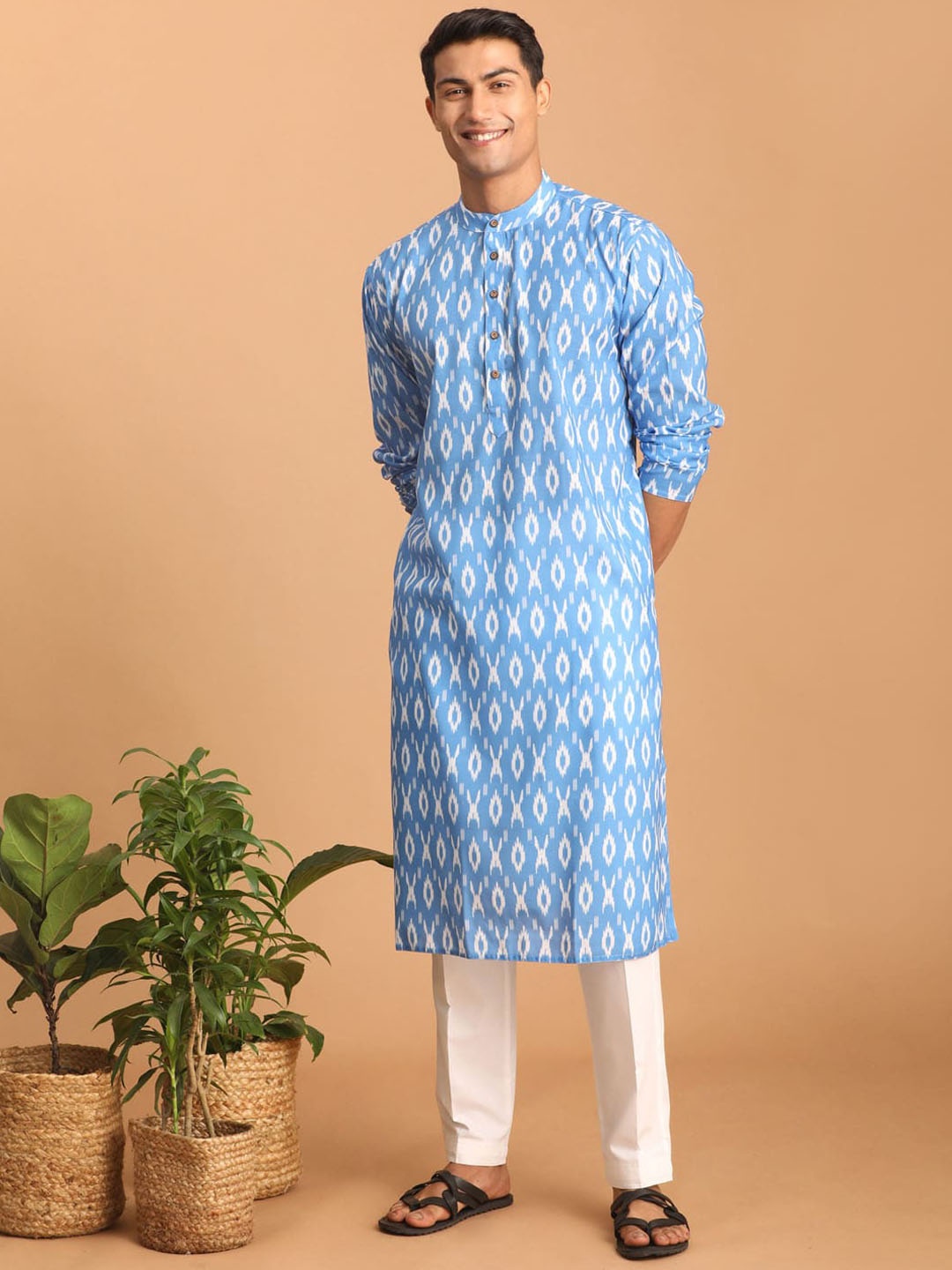 

VASTRAMAY Ethnic Motif Printed Ikat Mandarin Collar Kurta With Pyjamas, Turquoise blue