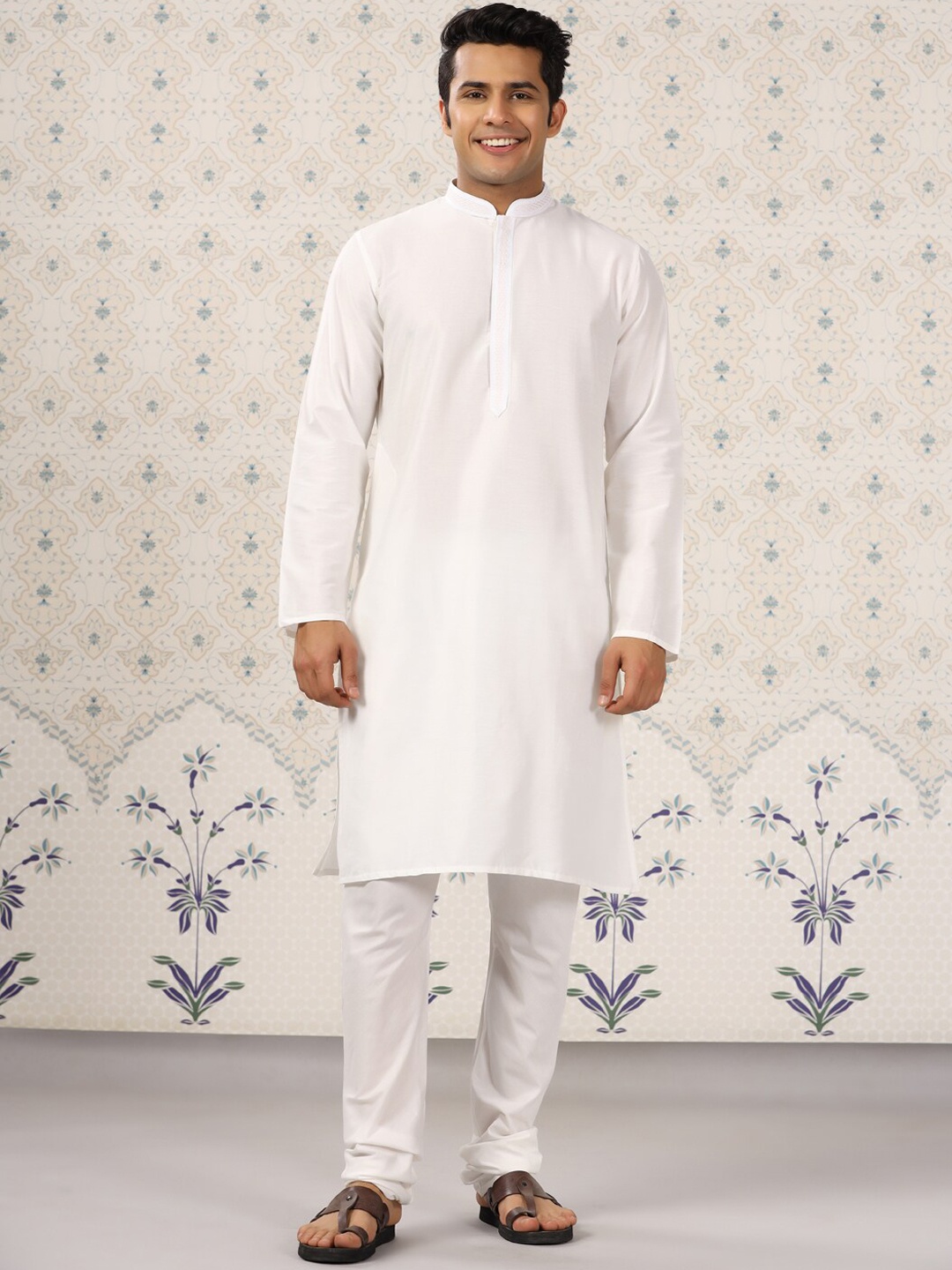 

Ode by House of Pataudi Mandarin Collar Regular Kurta With Churidar, White