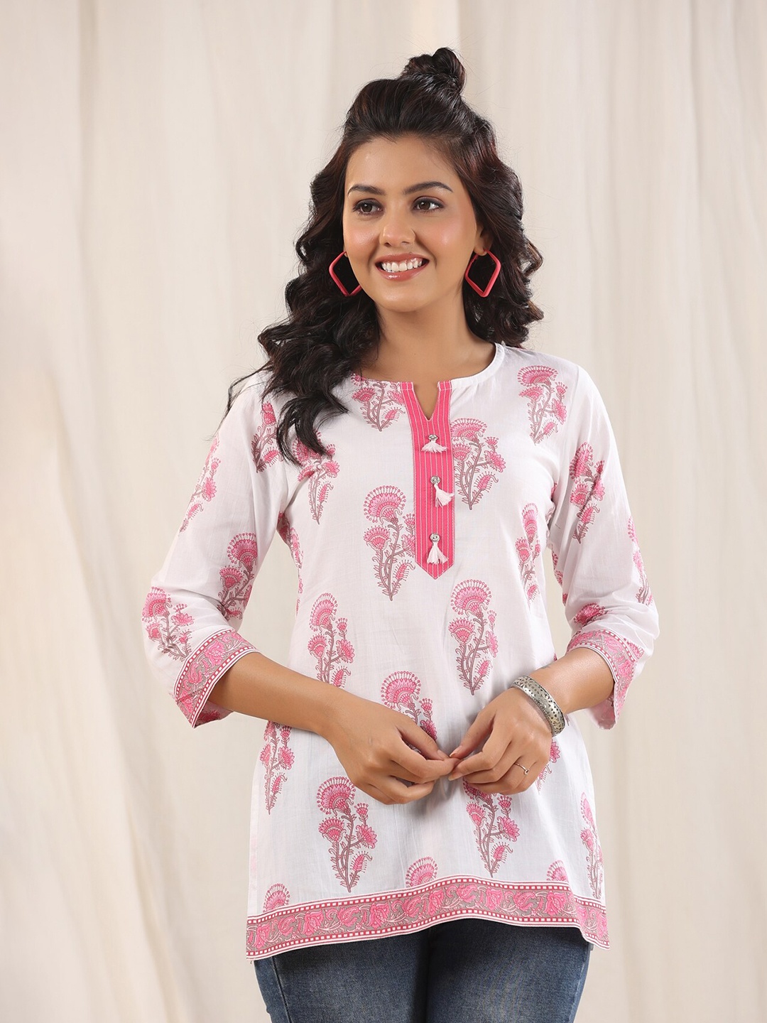 

Rain & Rainbow Ethnic Motifs Printed Pure Cotton Kurti, Fuchsia