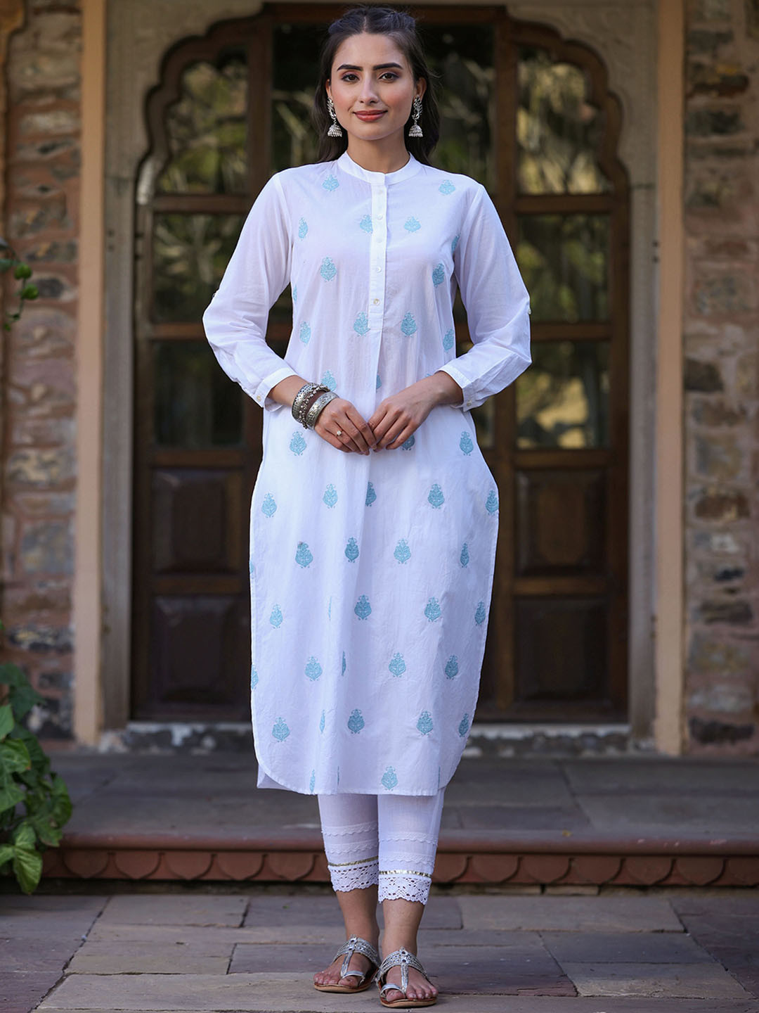

Juniper Mandarin Collar Ethnic Motifs Printed Cambric Cotton Kurta, White