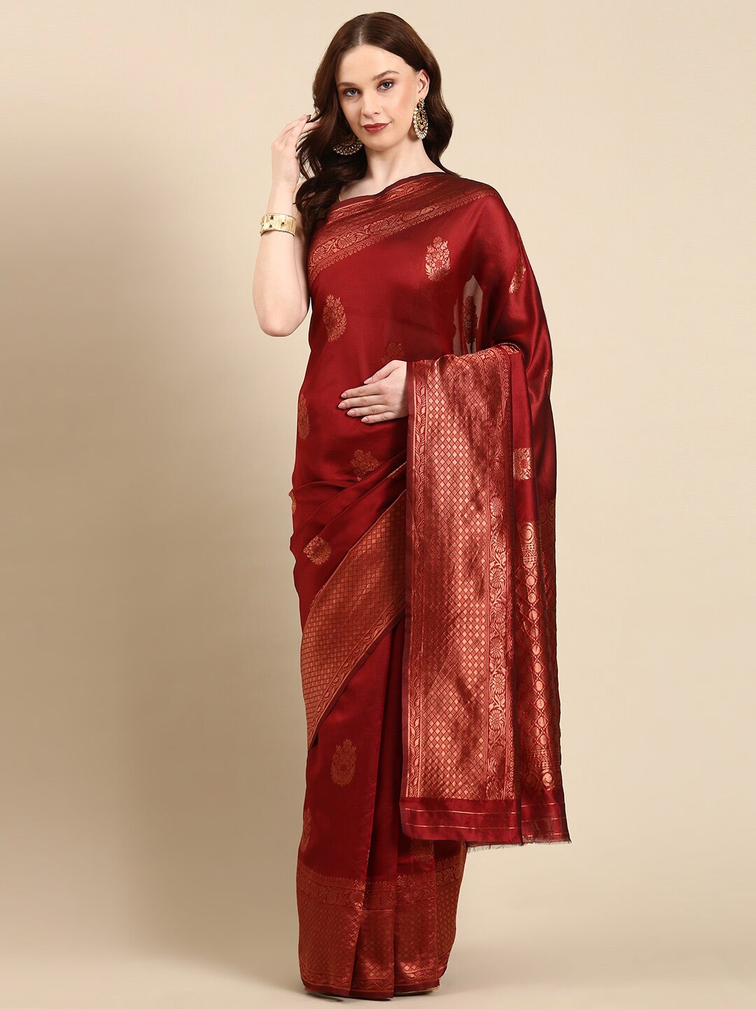 

Anouk Floral Woven Design Zari Banarasi Saree, Maroon