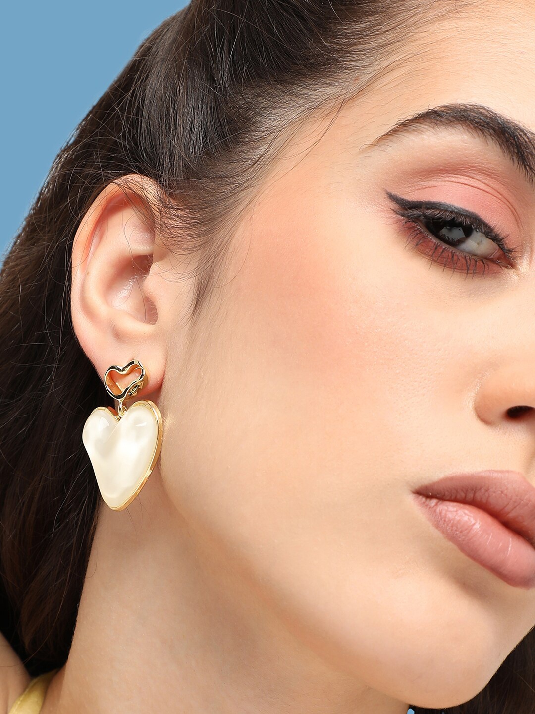 

SOHI Gold-Plated Heart Shaped Drop Earrings