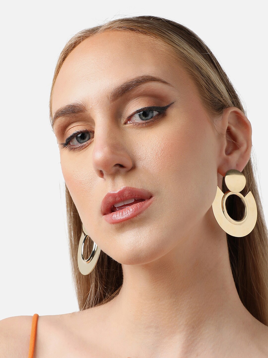 

SOHI Gold-Plated Contemporary Drop Earrings