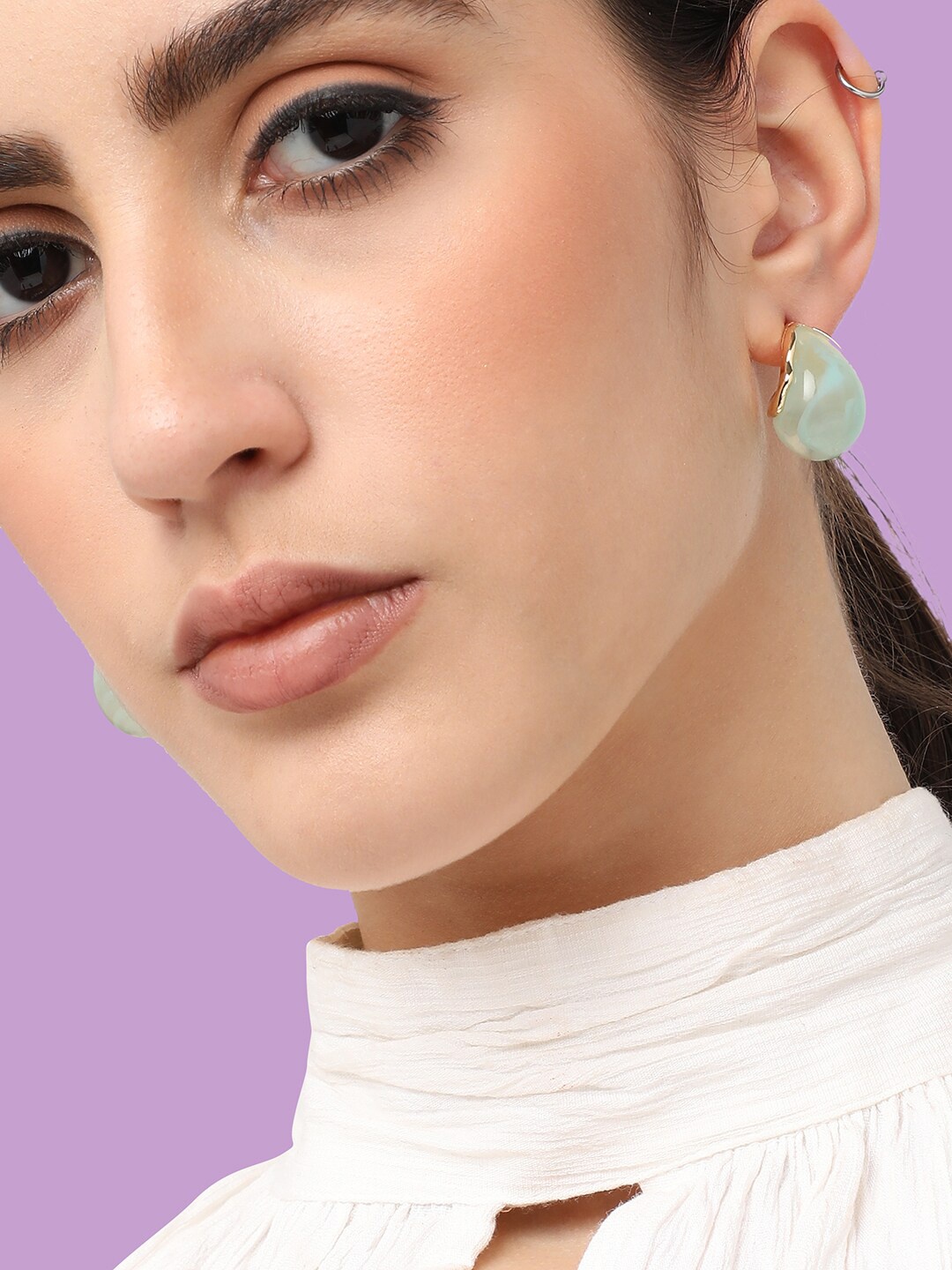 

SOHI Gold Plated Contemporary Studs Earrings, White