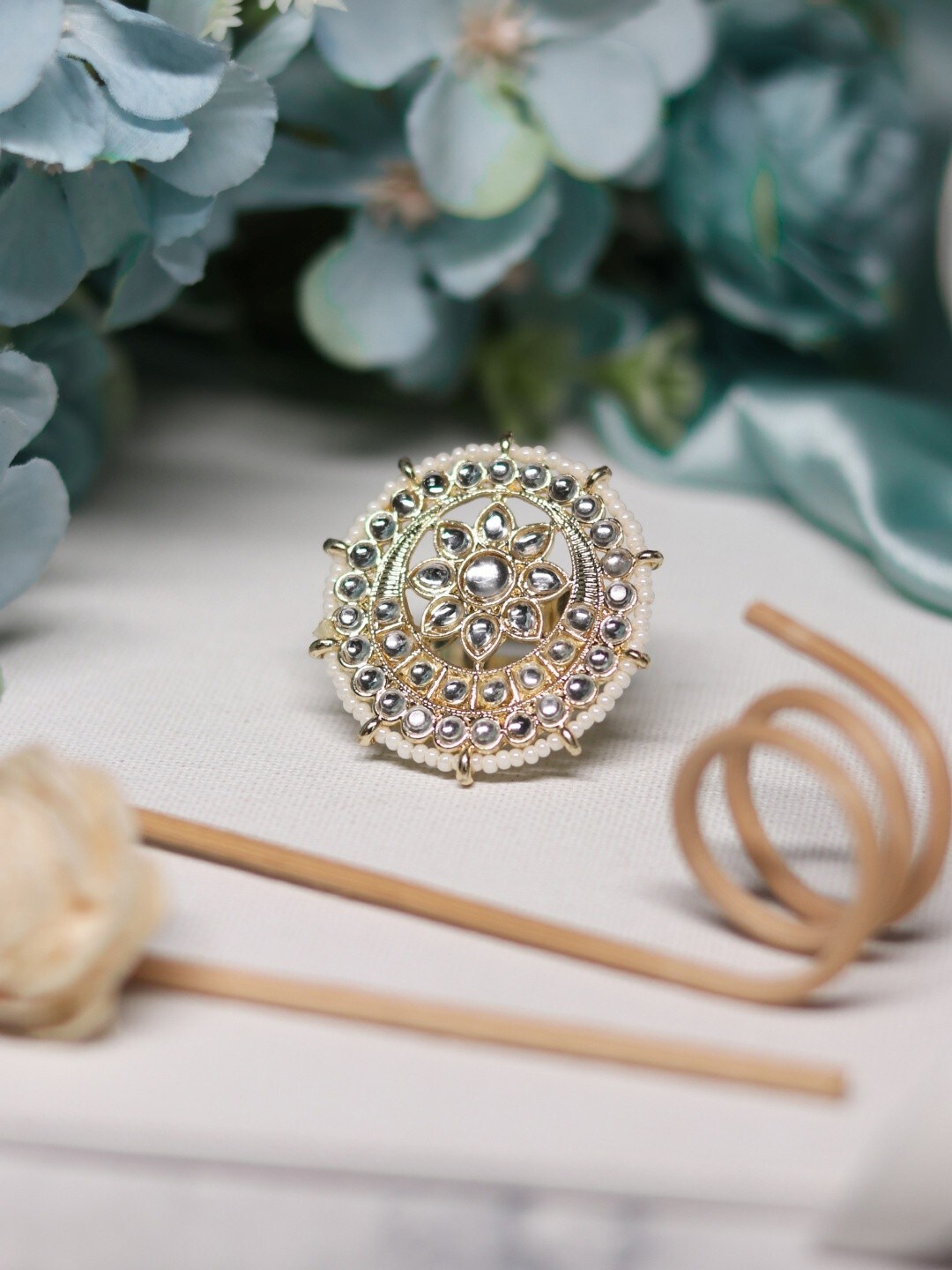 

Ishhaara Gold-Plated Pearl & Polki Round Ring