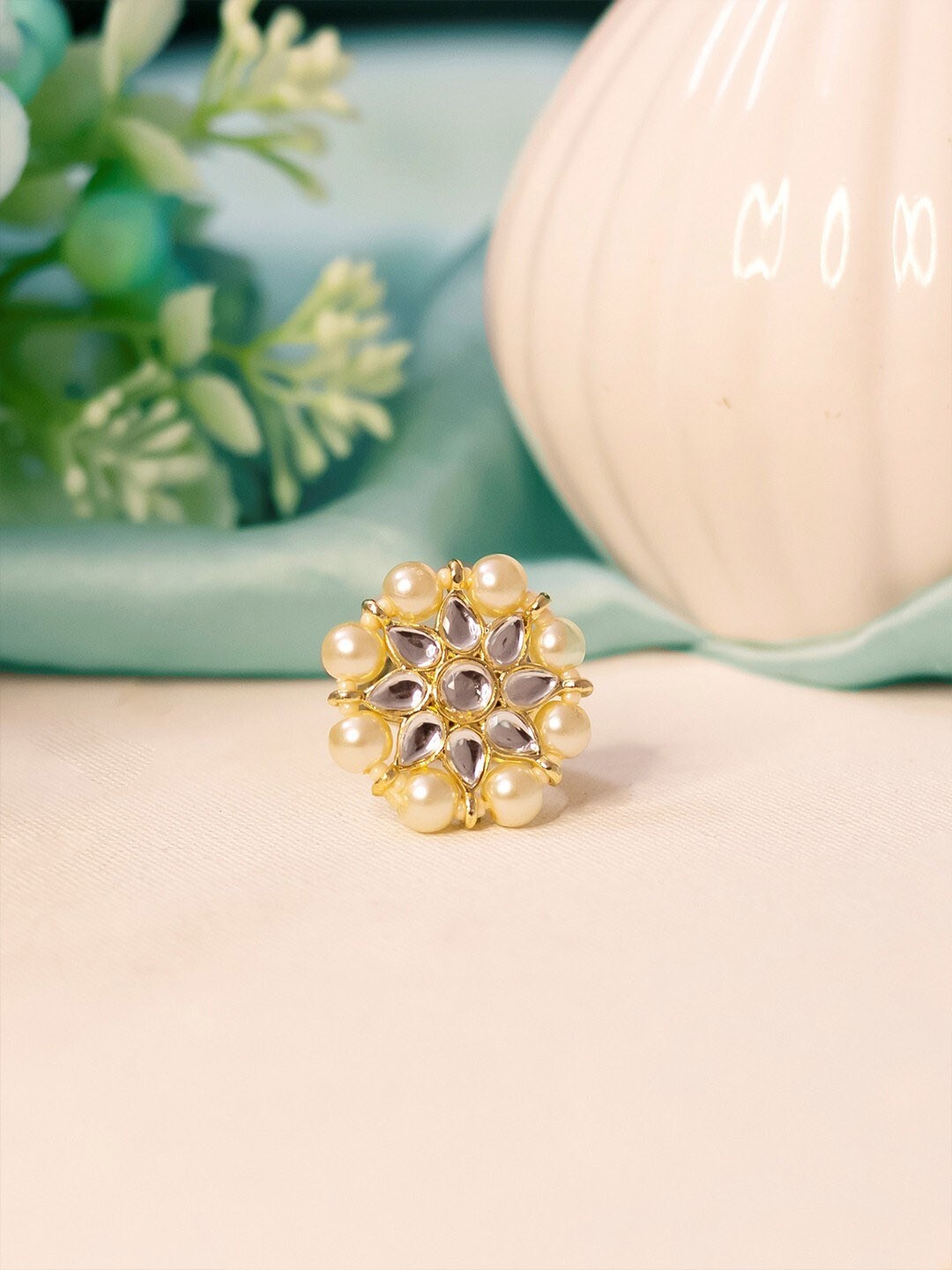 

Ishhaara Classic Gold-Plated Kundan Ring