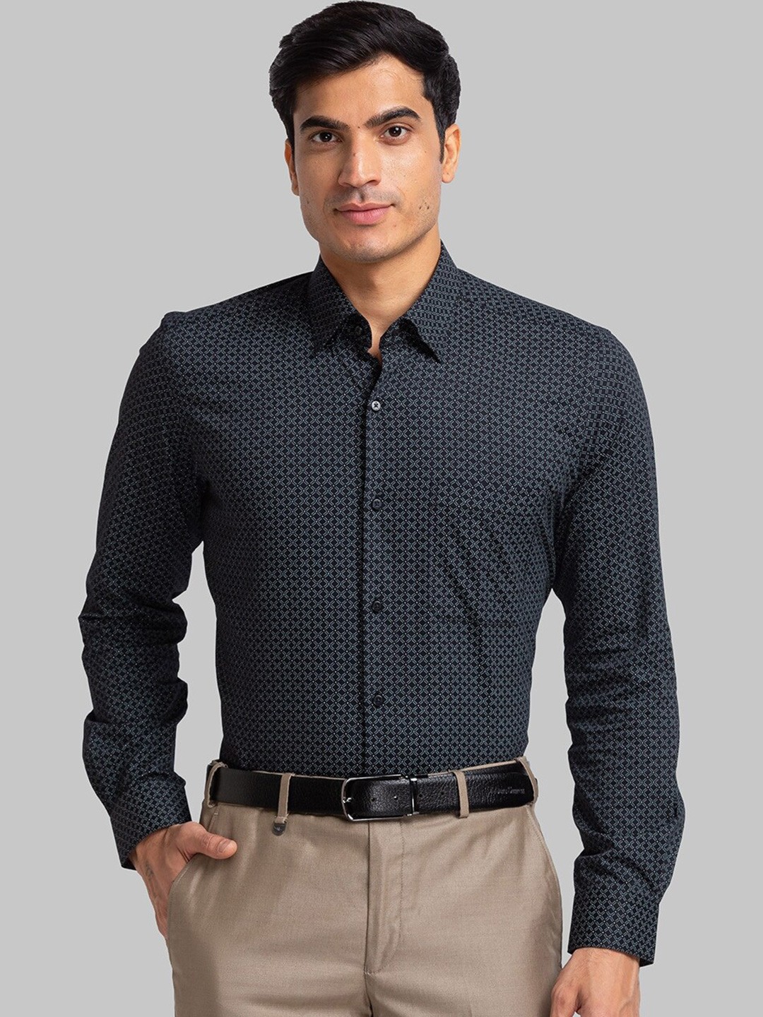 

Raymond Men Printed Pure Cotton Contemporary-Fit Formal Shirt, Black