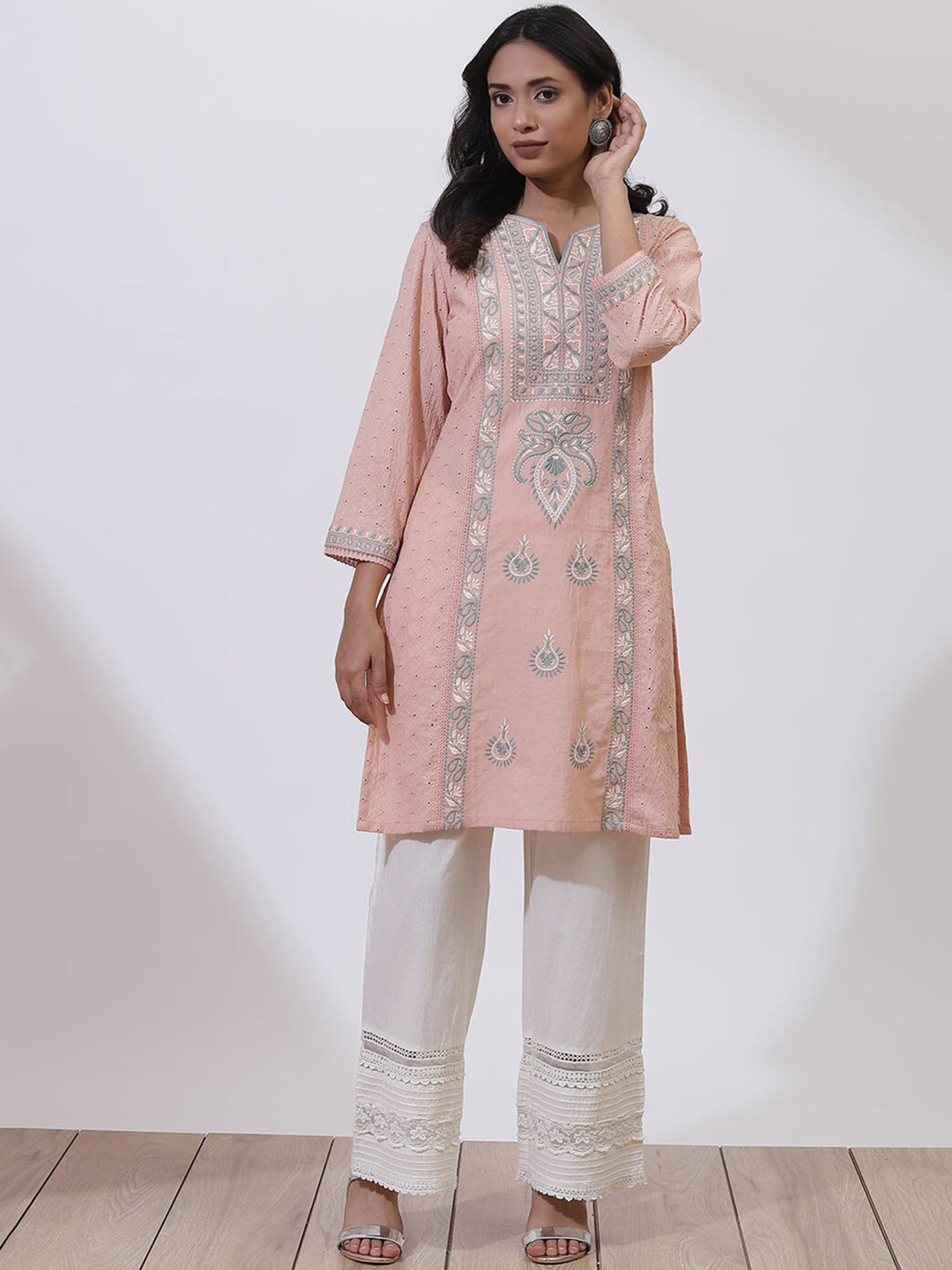 

Lakshita Plus Size Ethnic Motifs Embroidered Linen Kurta, Peach