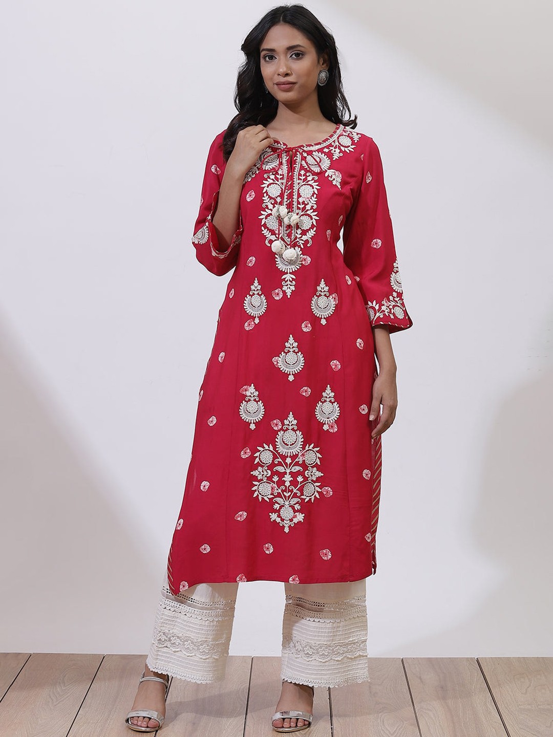 

Lakshita Plus Size Tie-Up Neck Floral Printed Thread Work Kurta, Pink