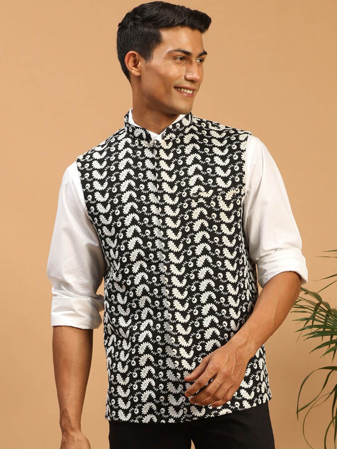 

VASTRAMAY Men Woven Design Chikankari Cotton Nehru Jacket, Black